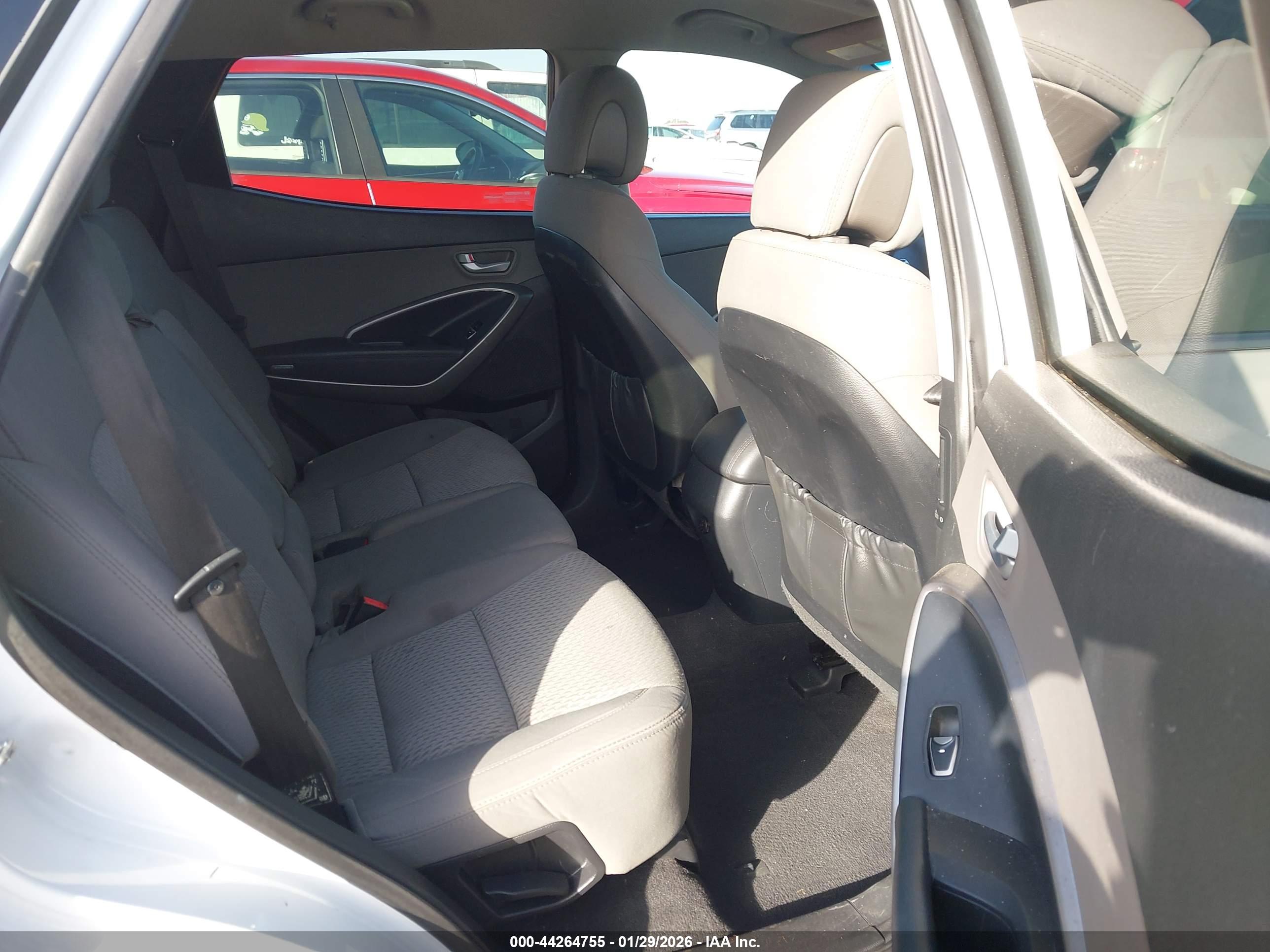 HYUNDAI SANTA image 8