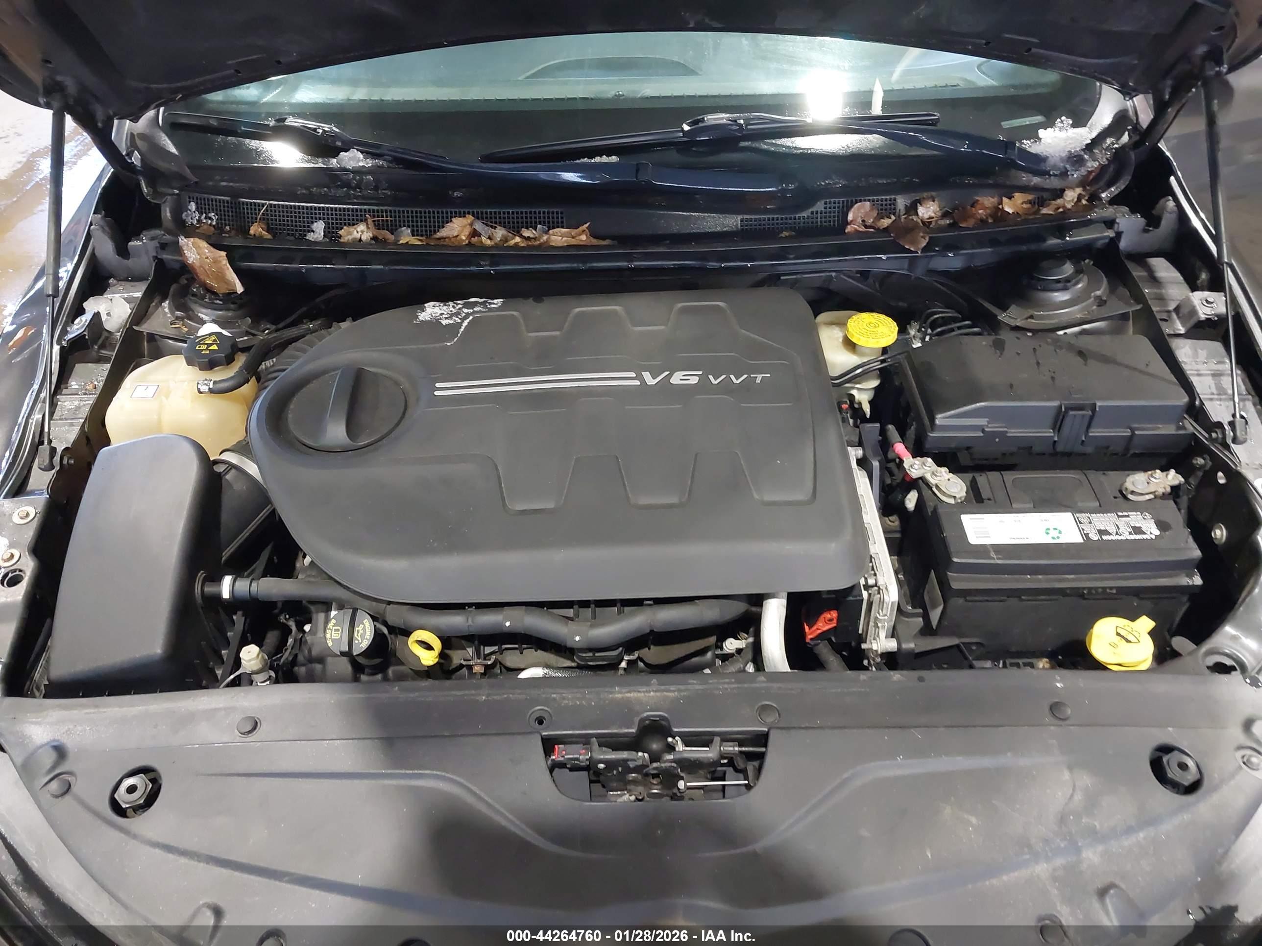 CHRYSLER 200 image 10