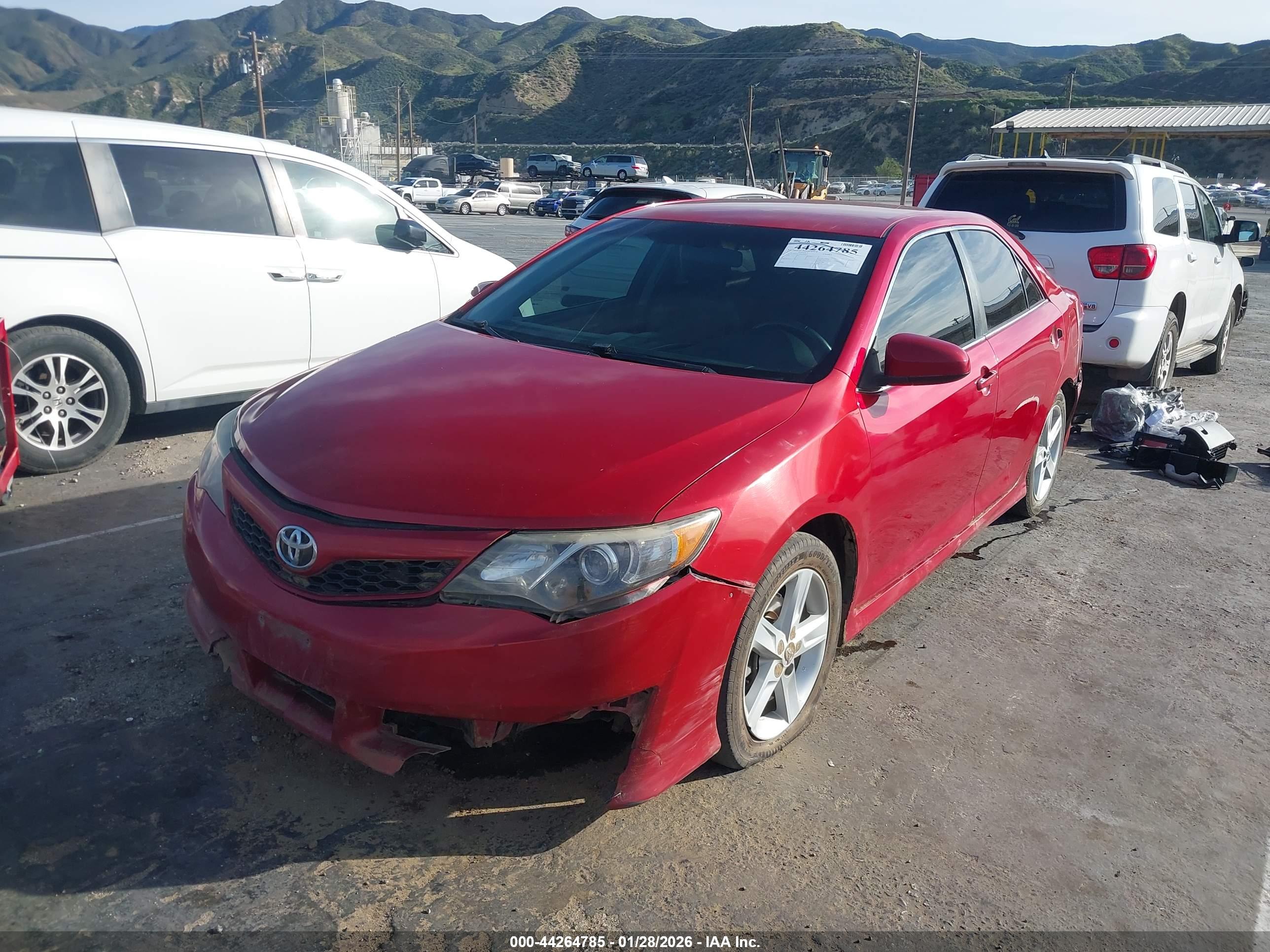 TOYOTA CAMRY image 2