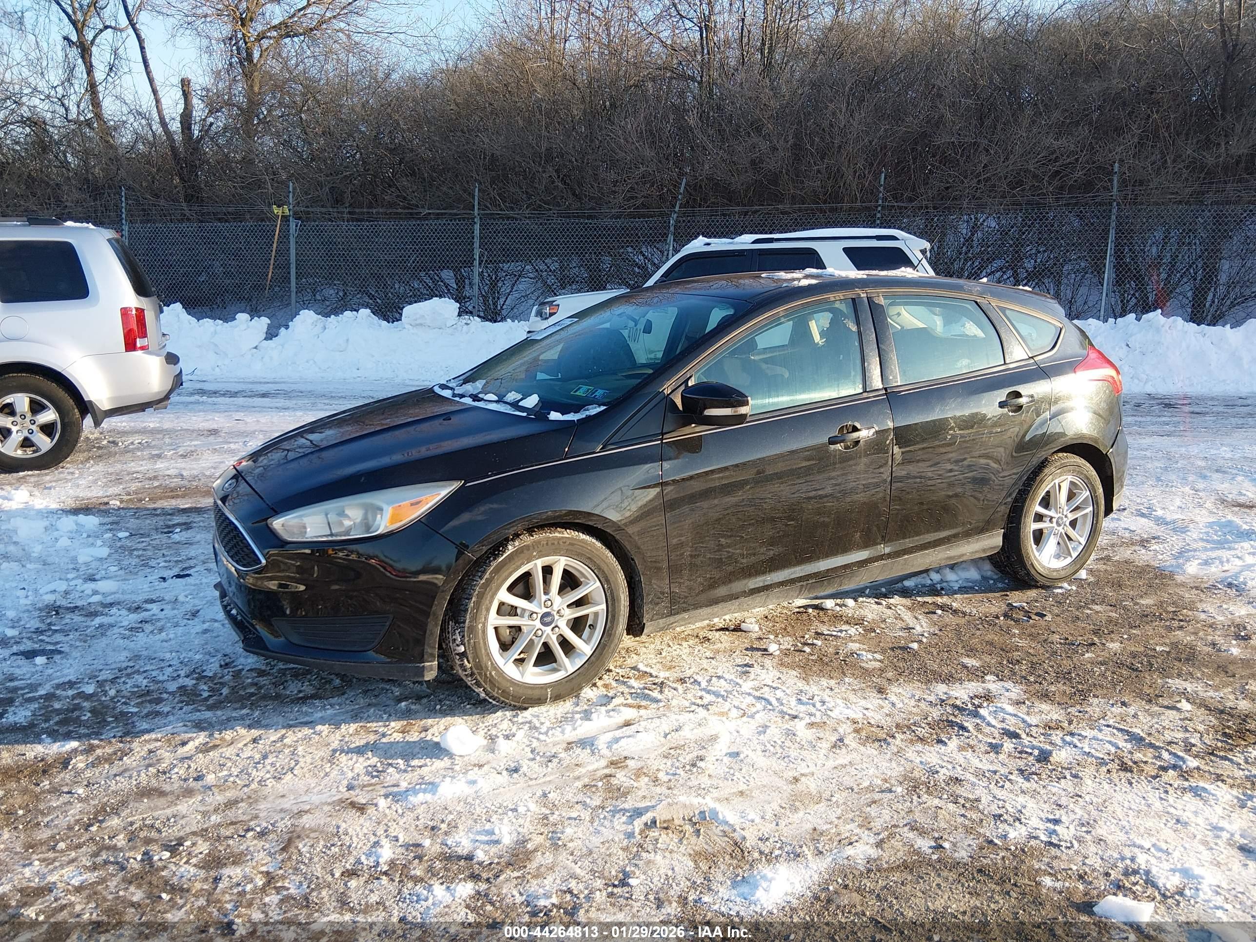 FORD FOCUS image 2