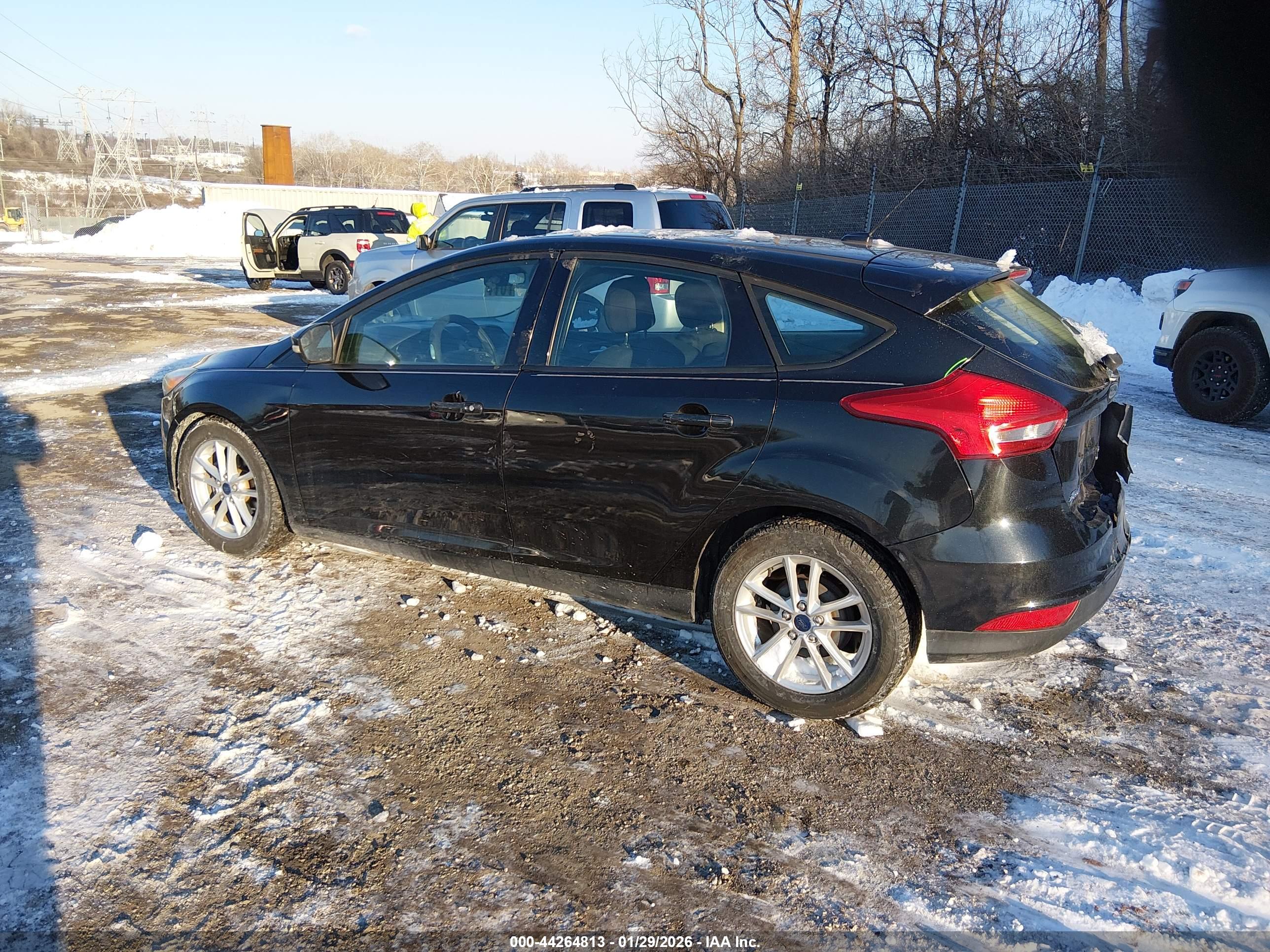 FORD FOCUS image 3