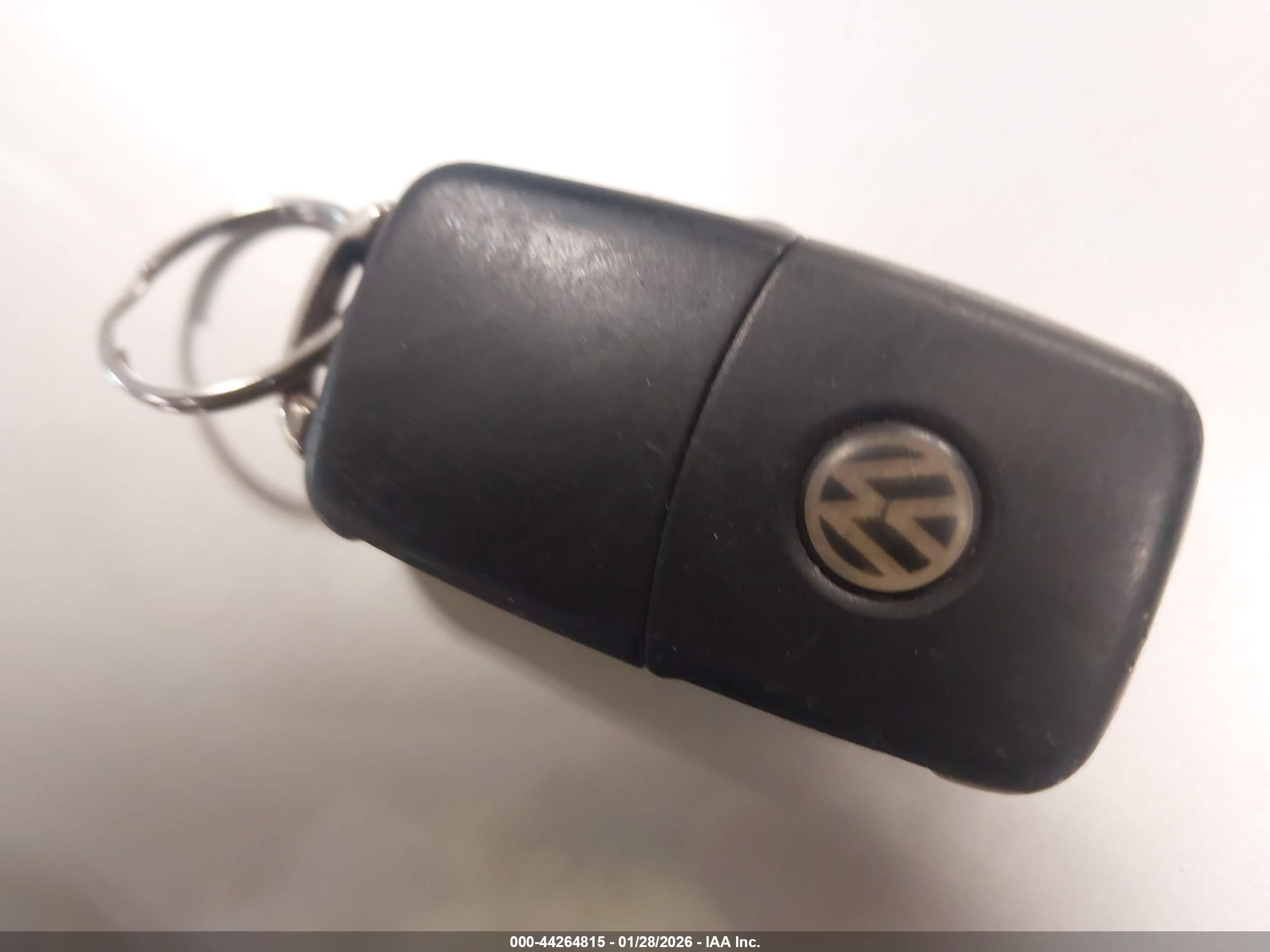 VOLKSWAGEN JETTA image 11
