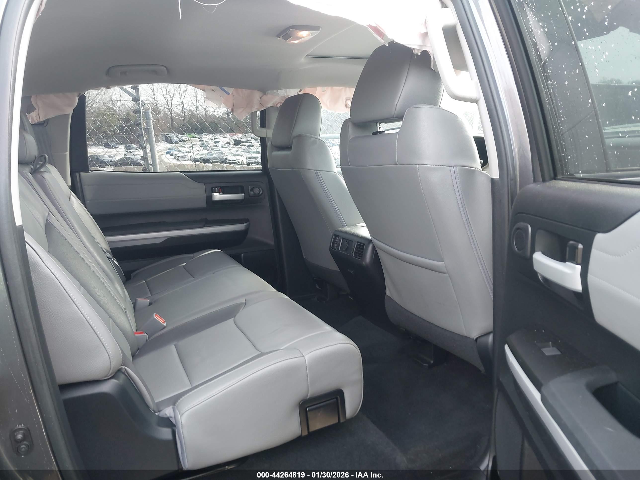 TOYOTA TUNDRA image 8