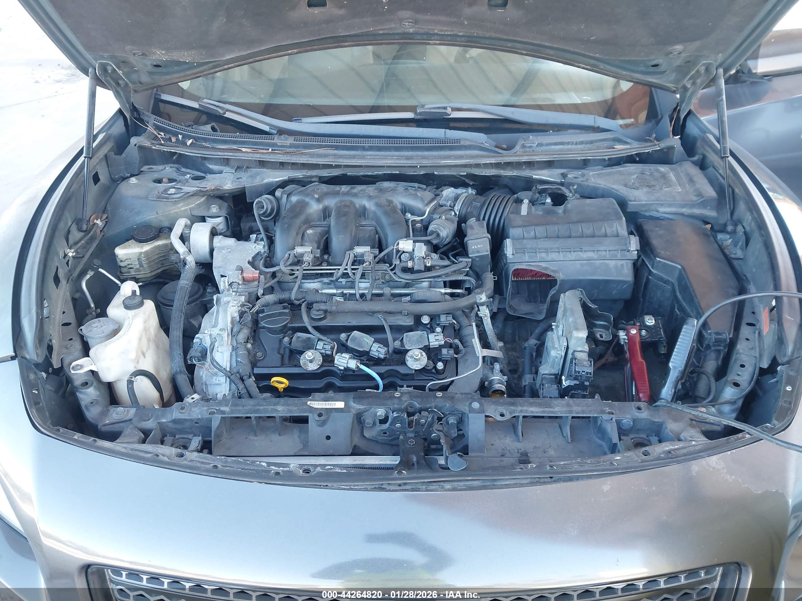 NISSAN MAXIMA image 10