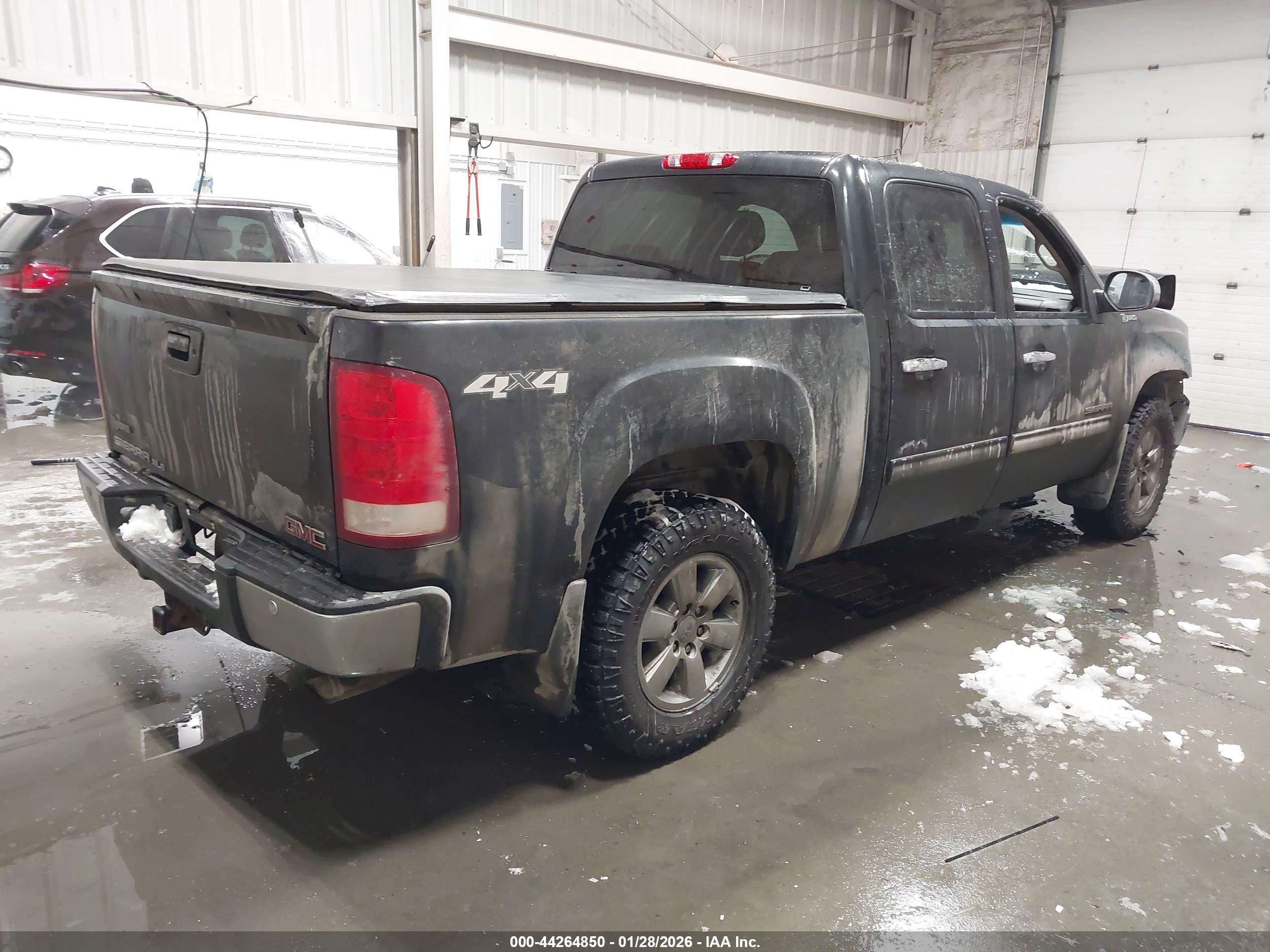 GMC SIERRA image 4