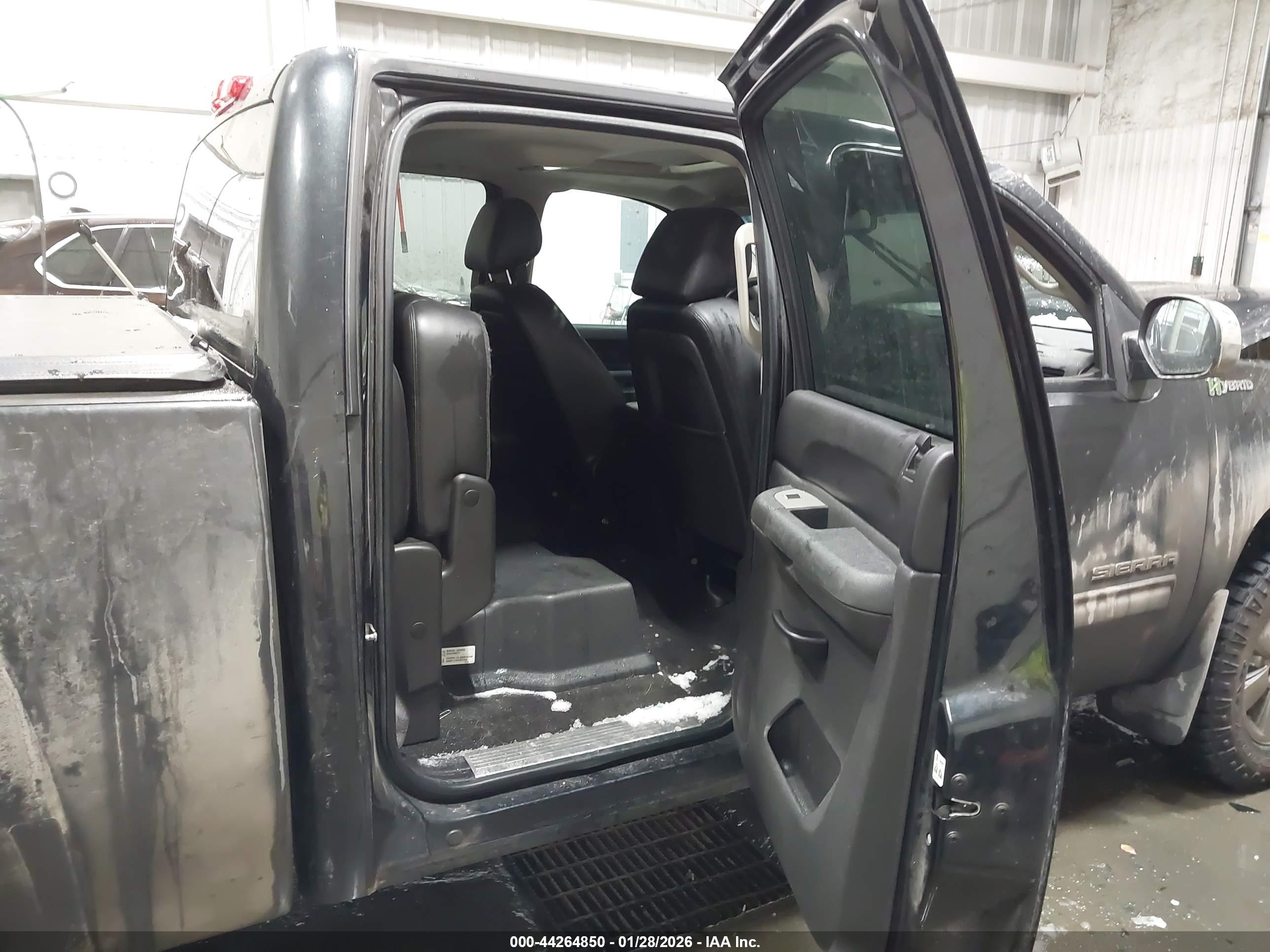 GMC SIERRA image 8