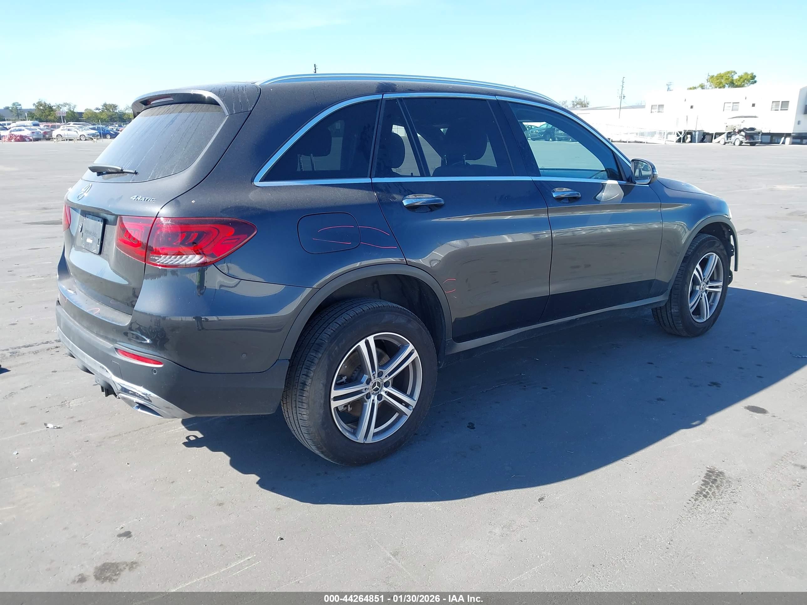 MERCEDES-BENZ GLC image 4