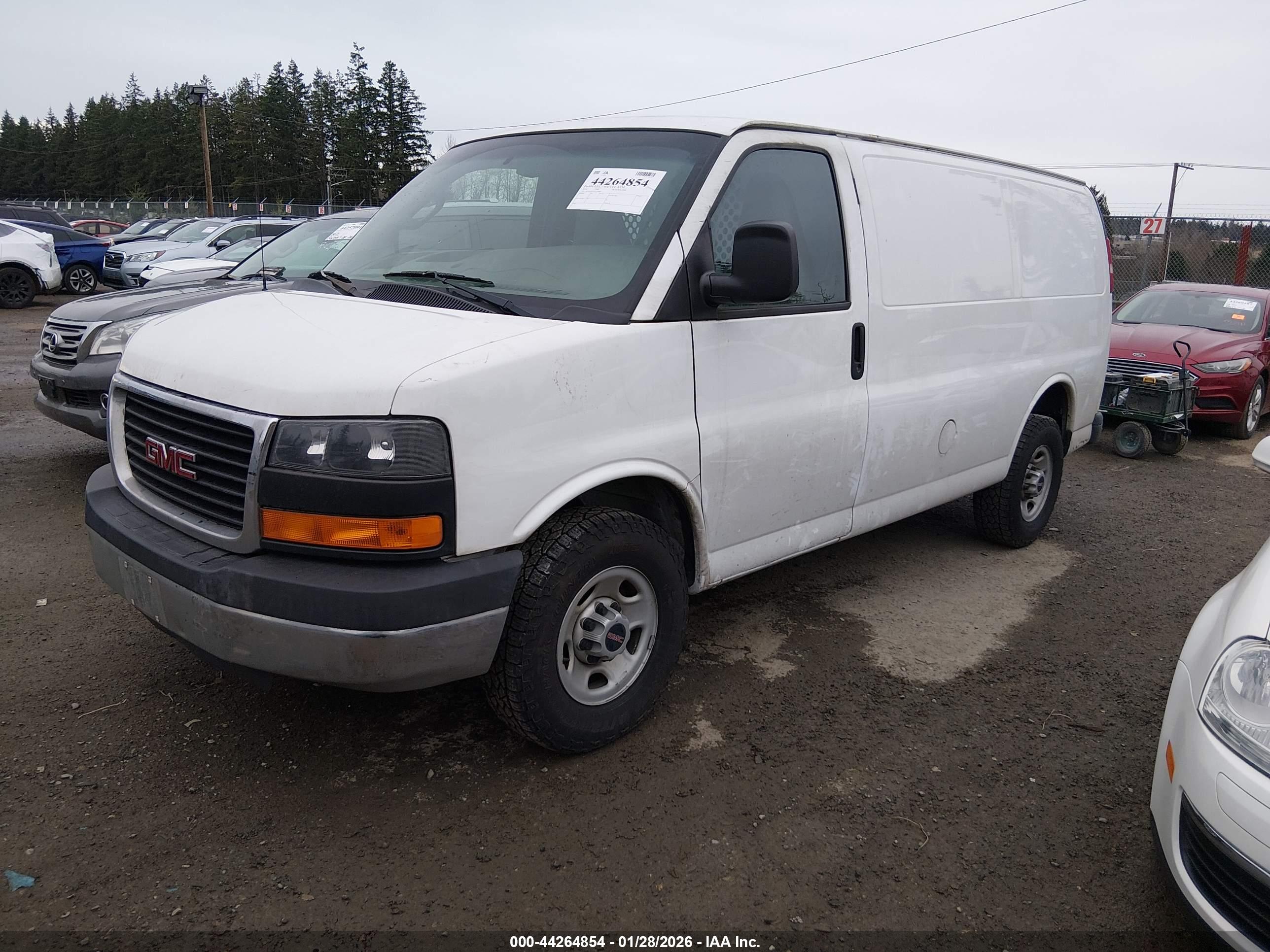 GMC SAVANA image 2