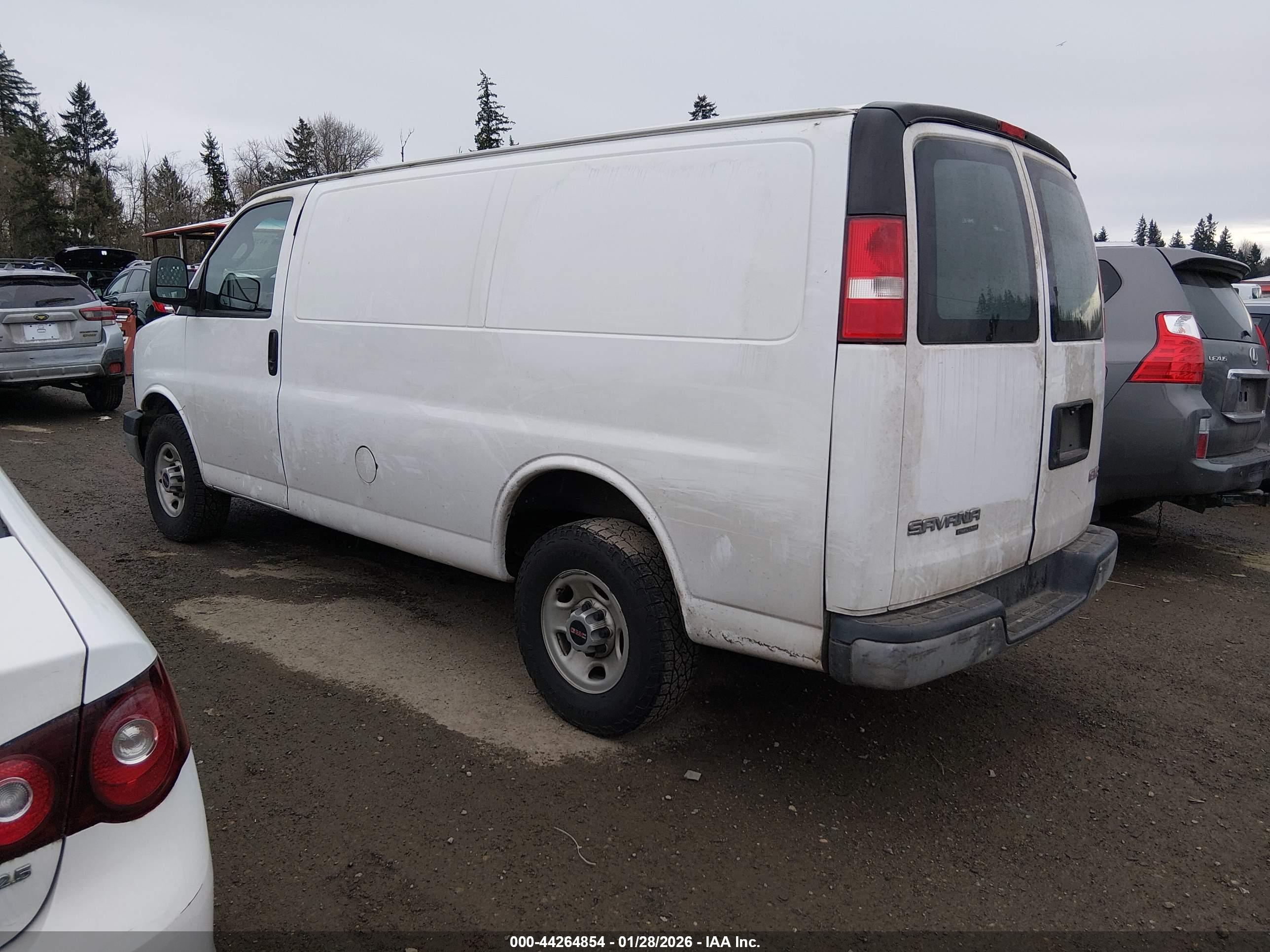GMC SAVANA image 3