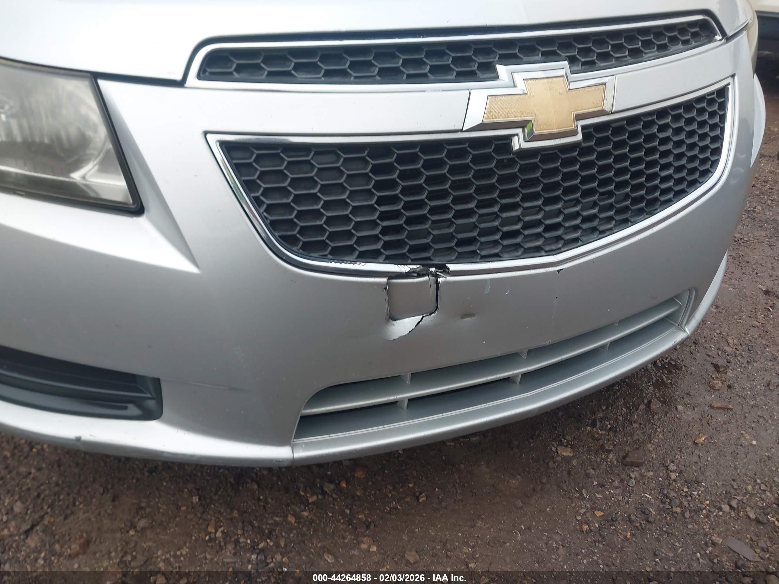 CHEVROLET CRUZE image 6
