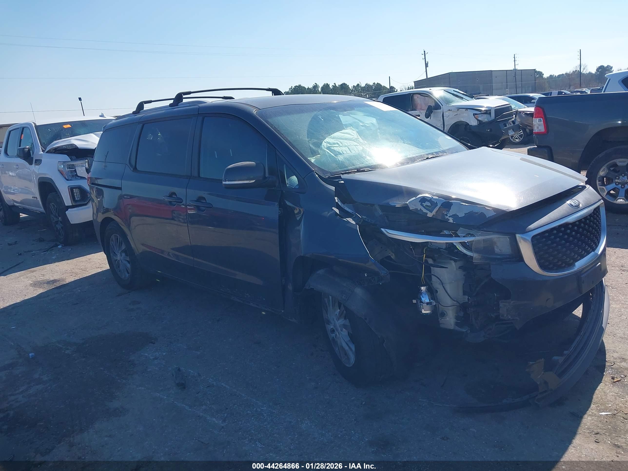 KIA SEDONA image 6