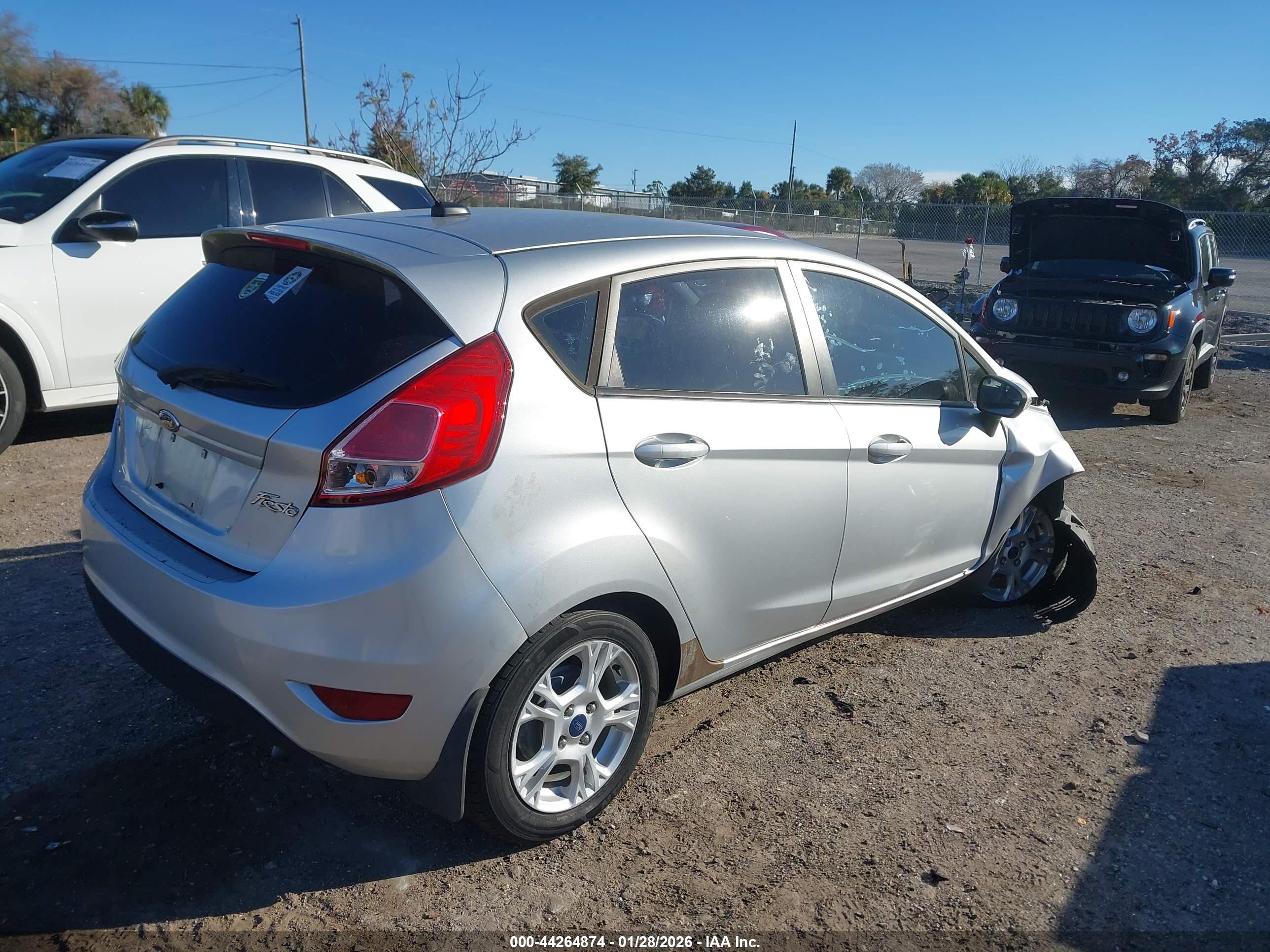 FORD FIESTA image 4