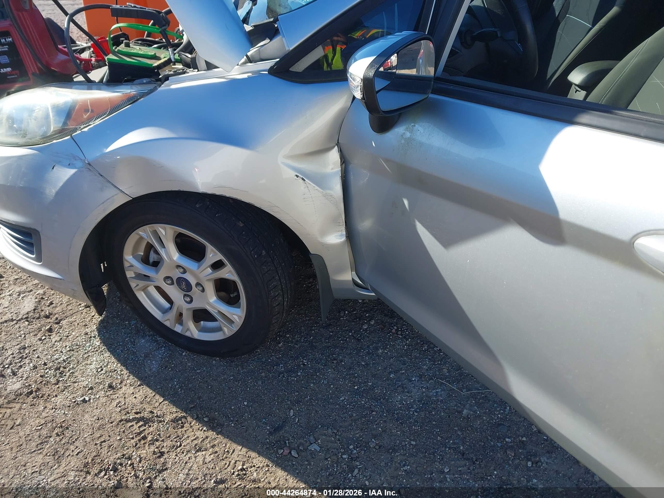 FORD FIESTA image 6