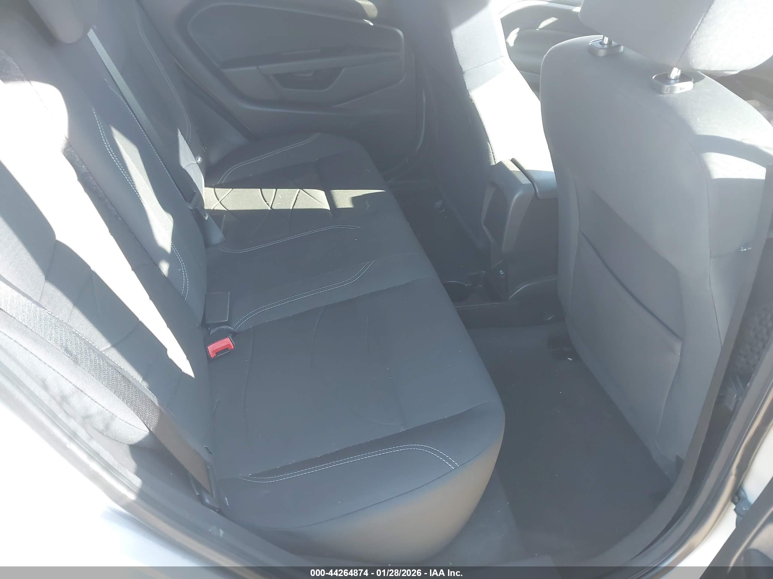 FORD FIESTA image 8