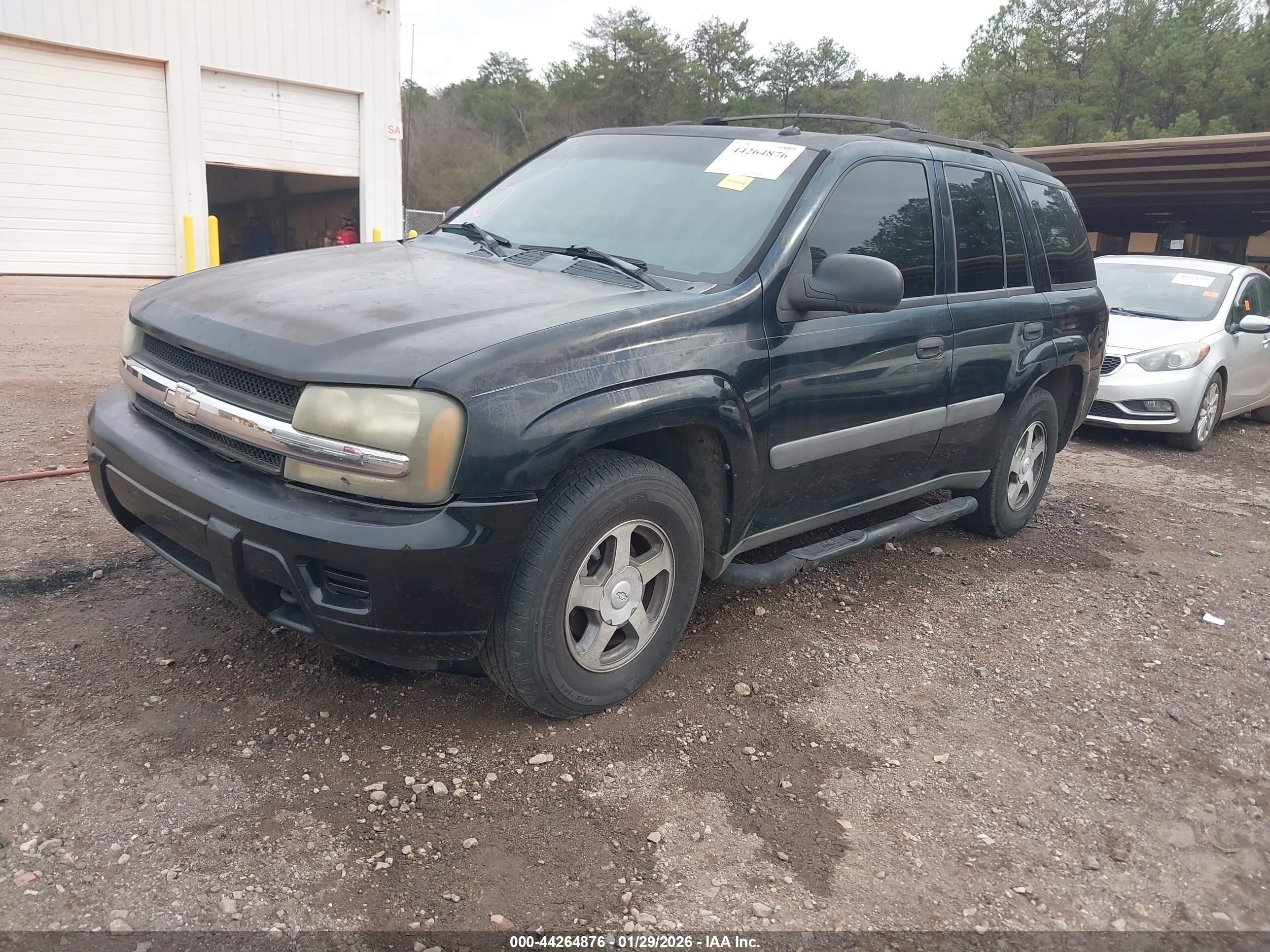 CHEVROLET TRAILBLAZER image 2