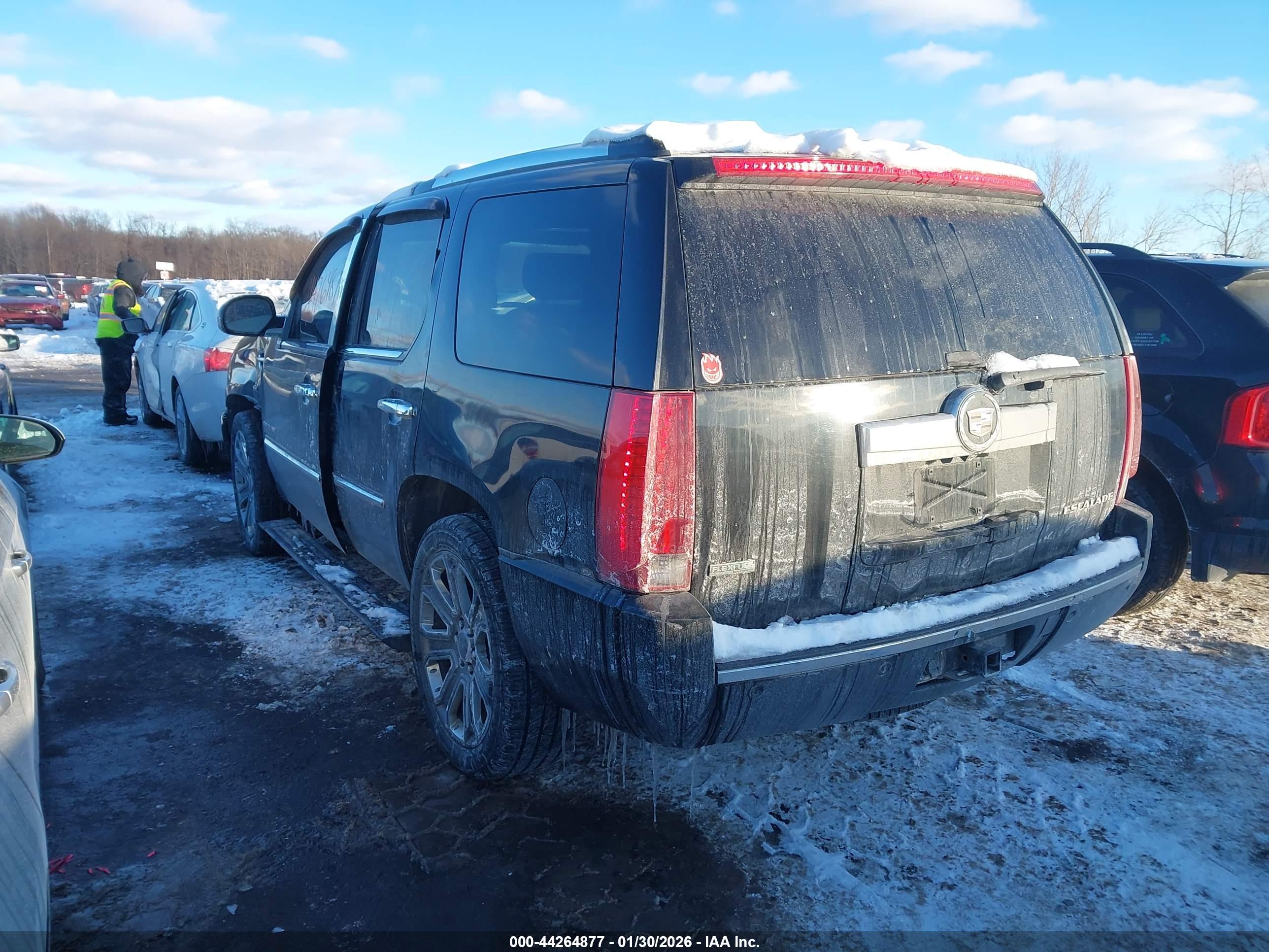 CADILLAC ESCALADE image 3