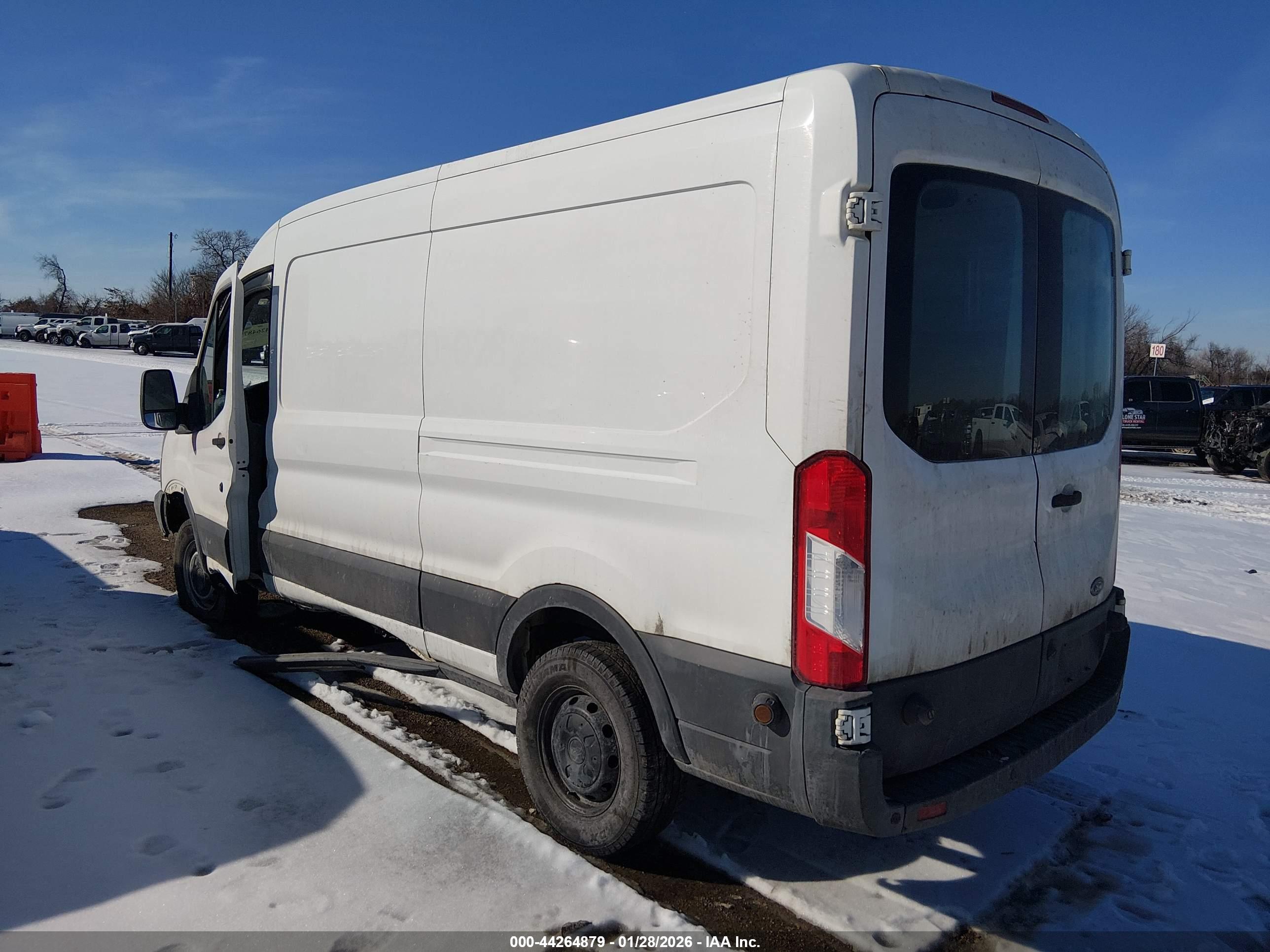 FORD TRANSIT-250 image 3