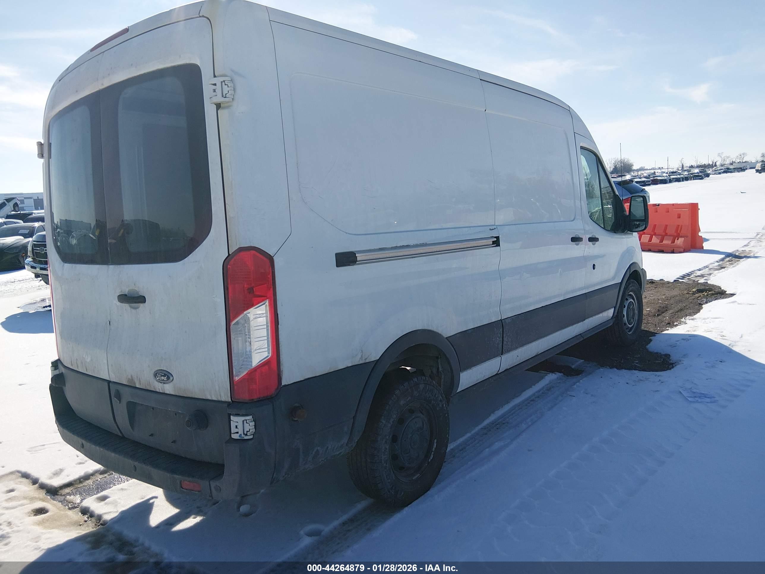 FORD TRANSIT-250 image 4