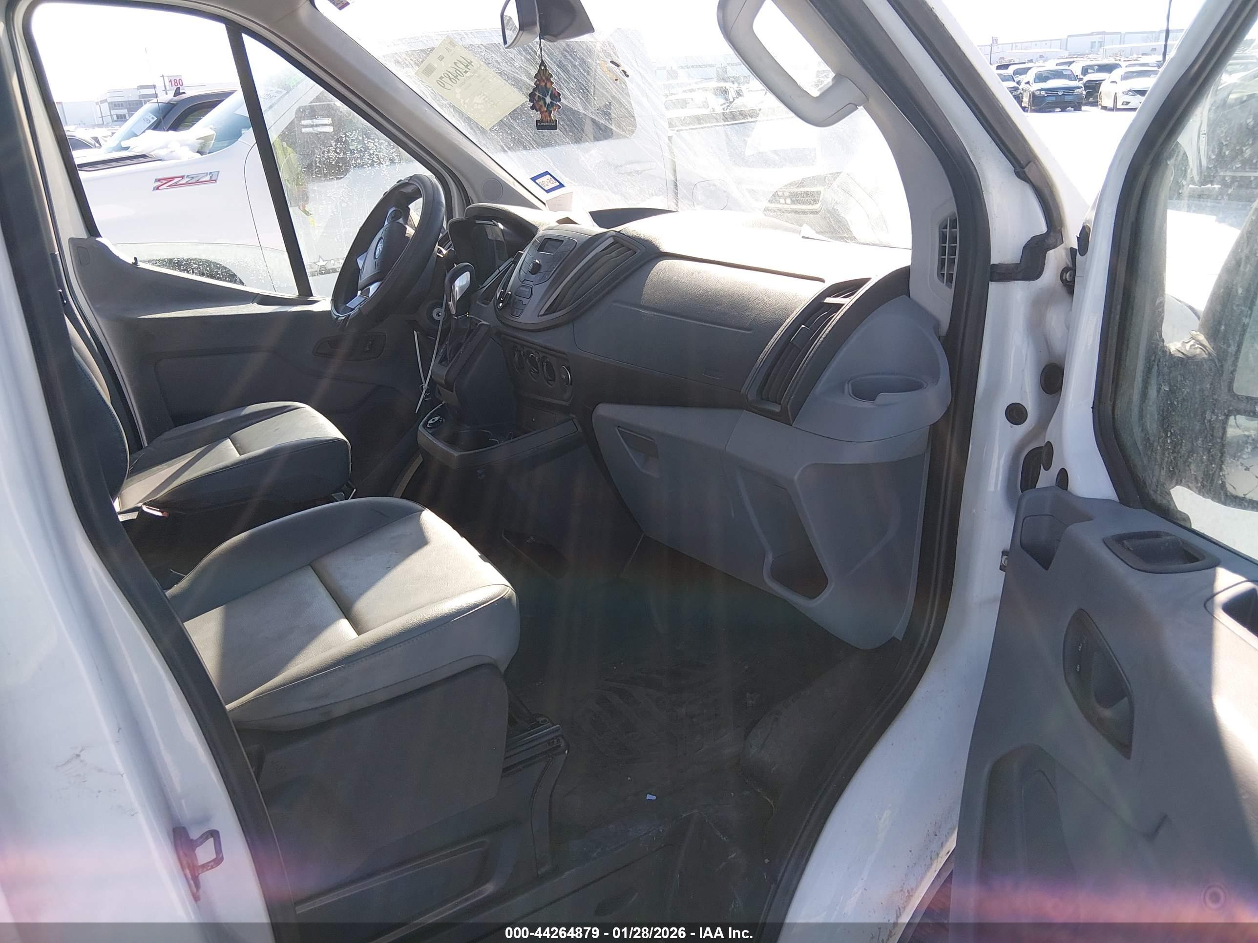 FORD TRANSIT-250 image 5