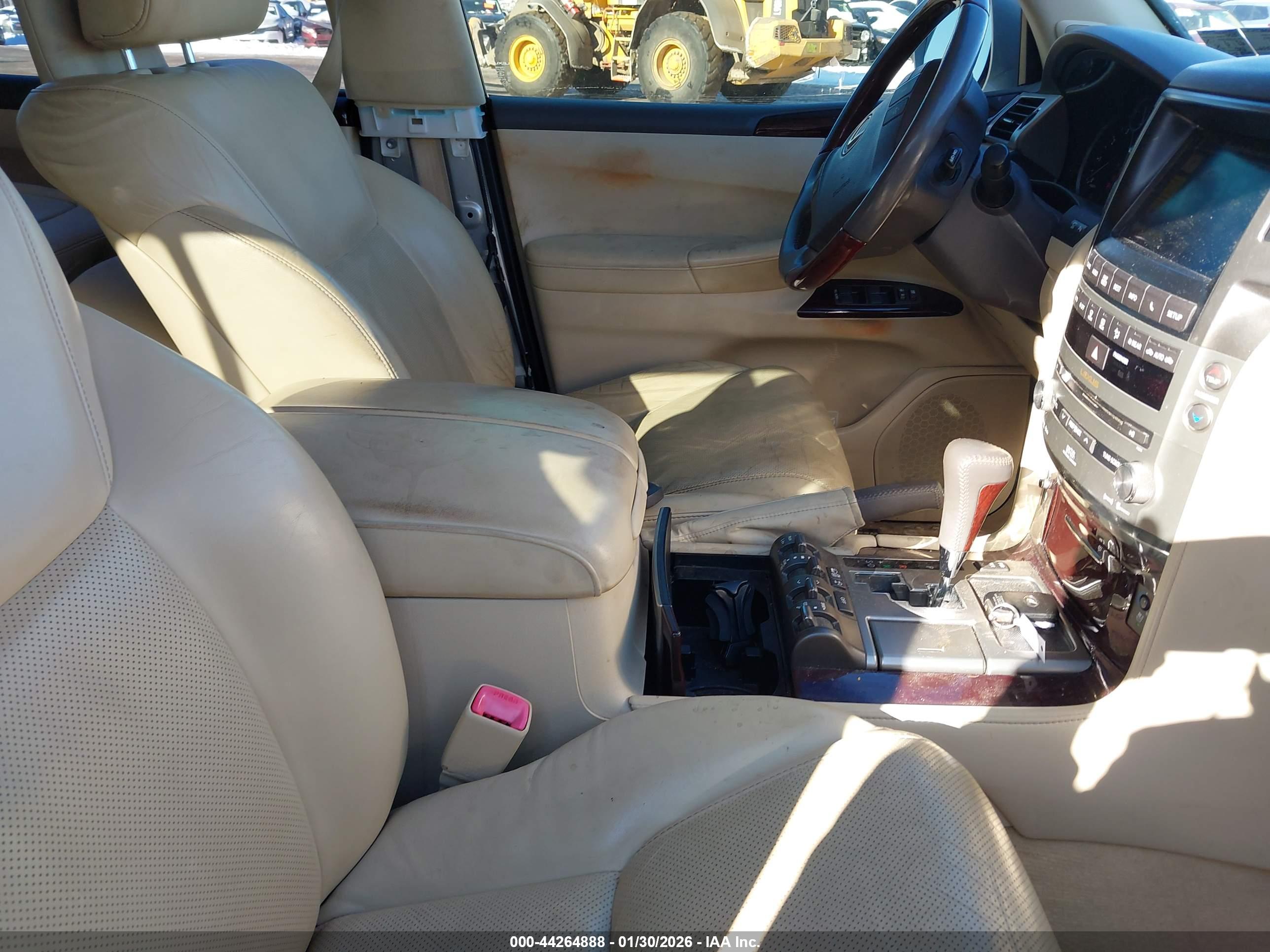 LEXUS LX image 5