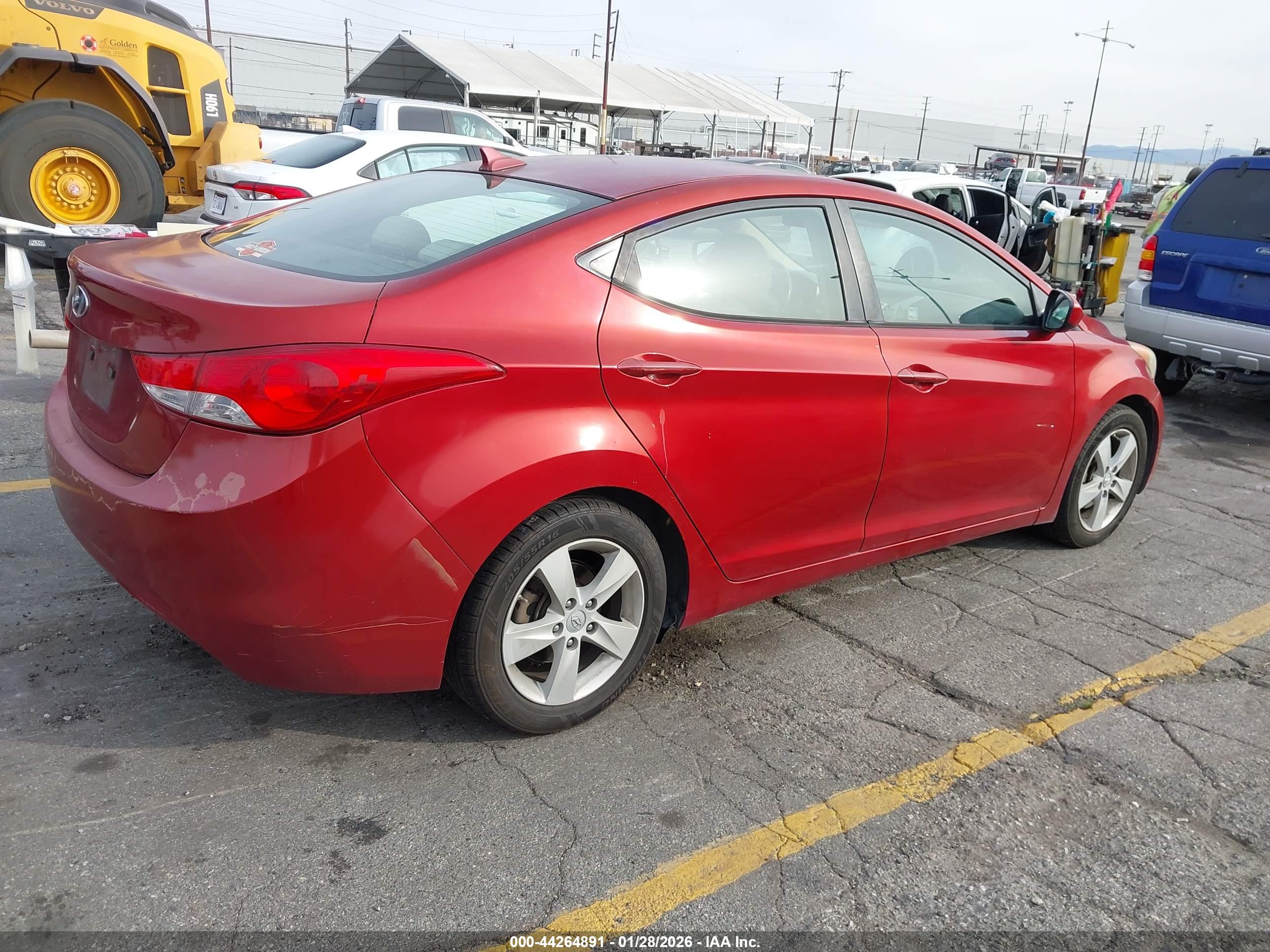 HYUNDAI ELANTRA image 4