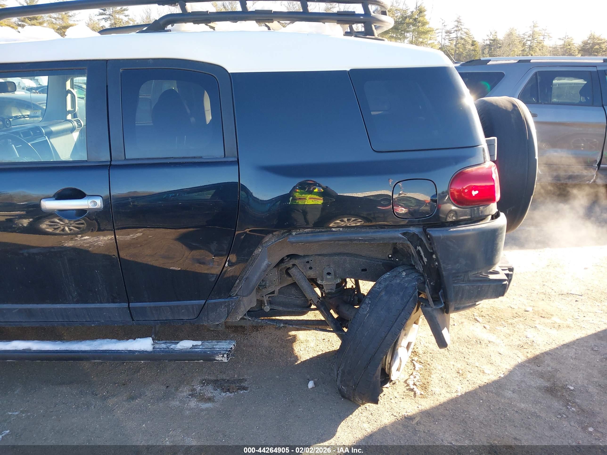 TOYOTA FJ image 6