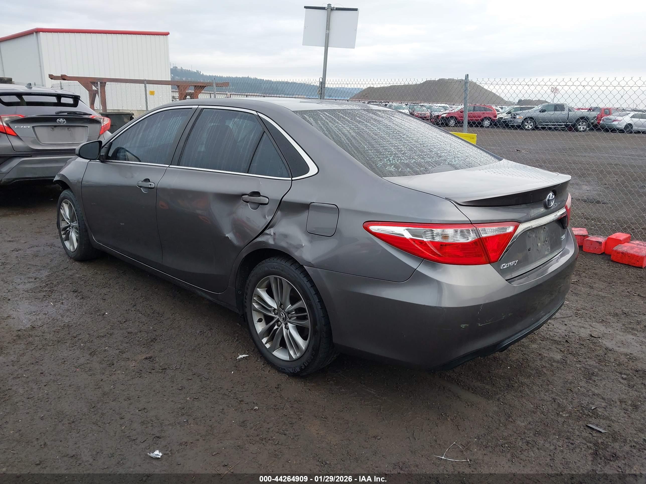 TOYOTA CAMRY image 3