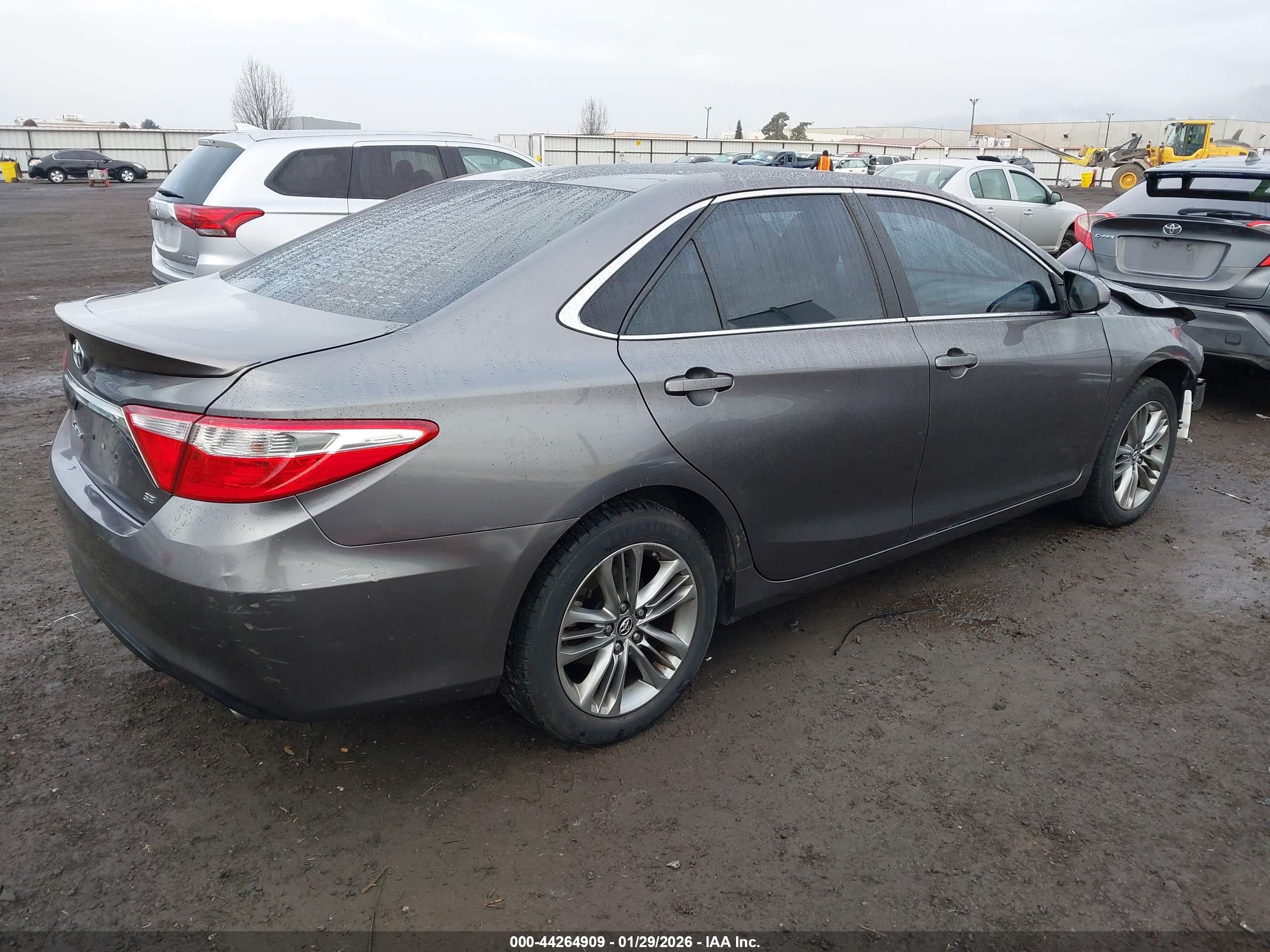TOYOTA CAMRY image 4