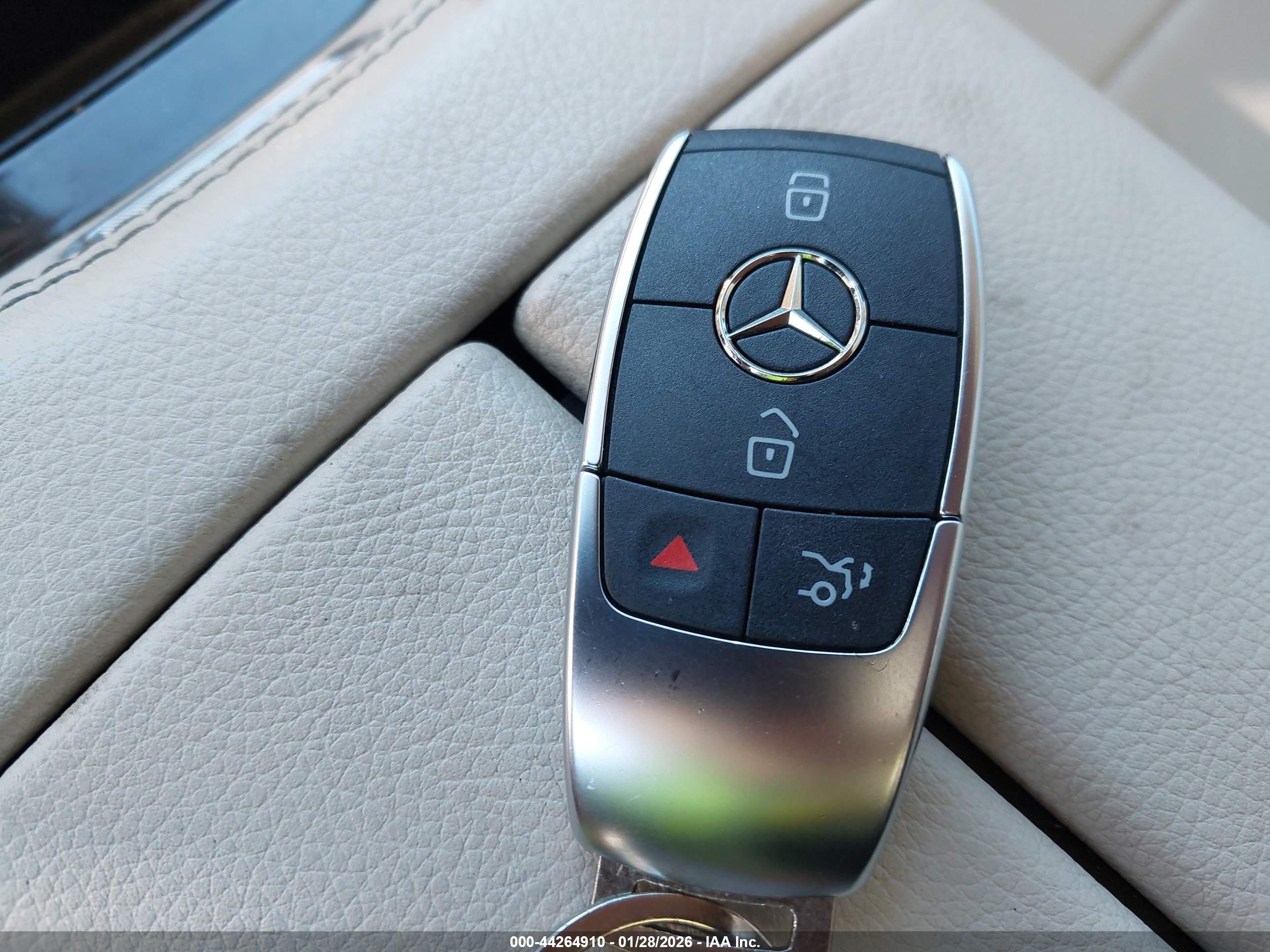 MERCEDES-BENZ GLE image 11