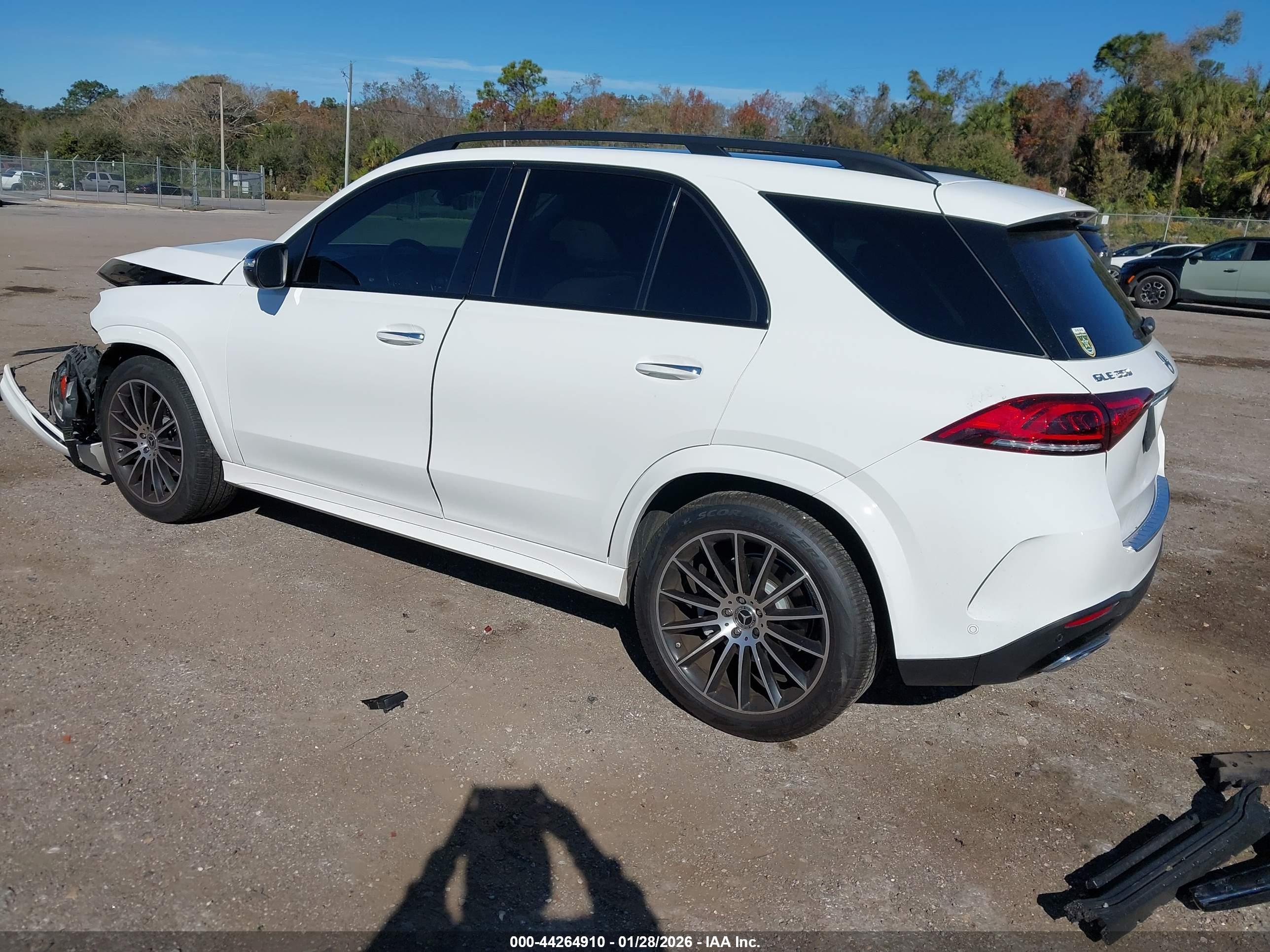 MERCEDES-BENZ GLE image 3