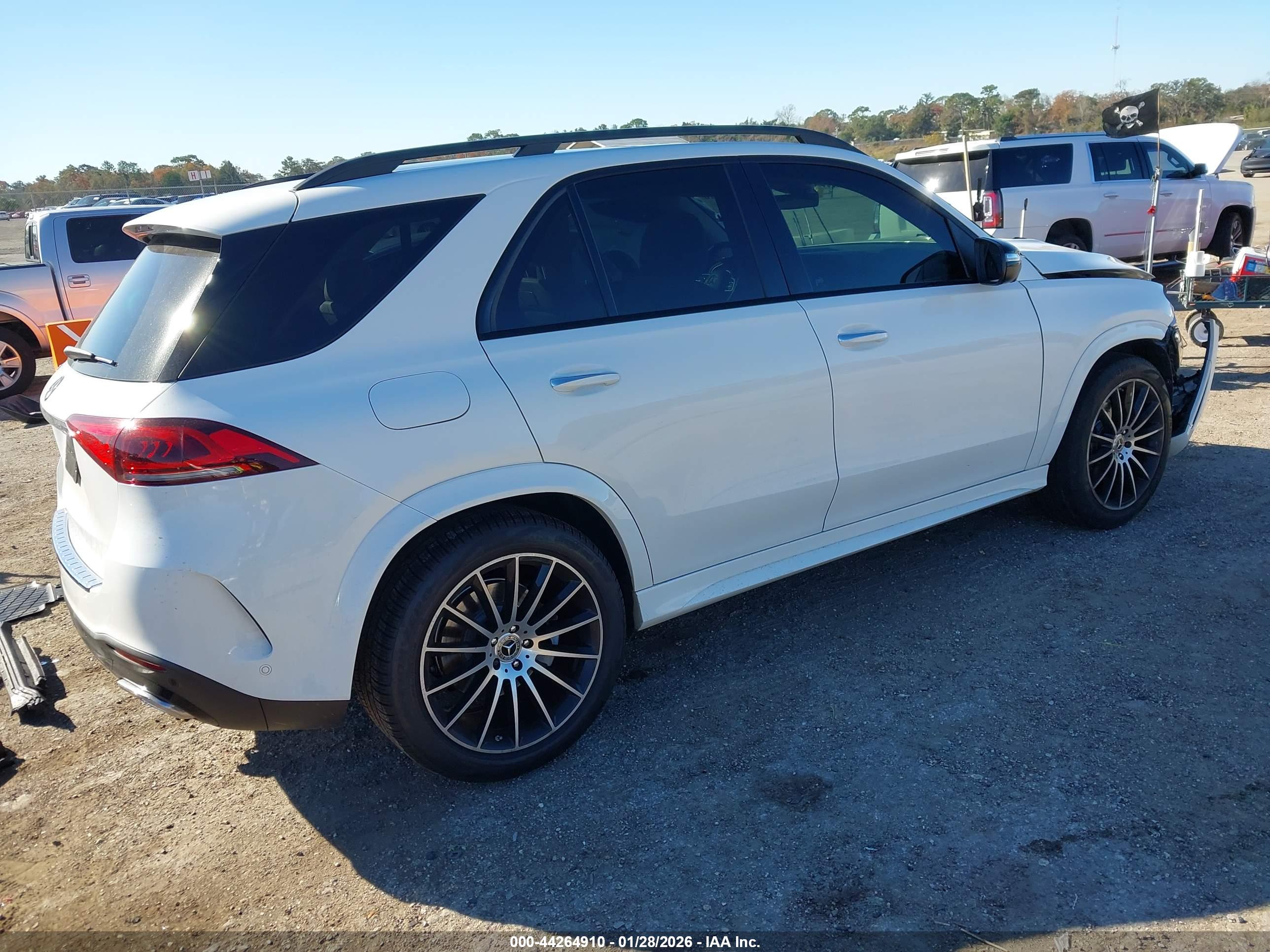 MERCEDES-BENZ GLE image 4
