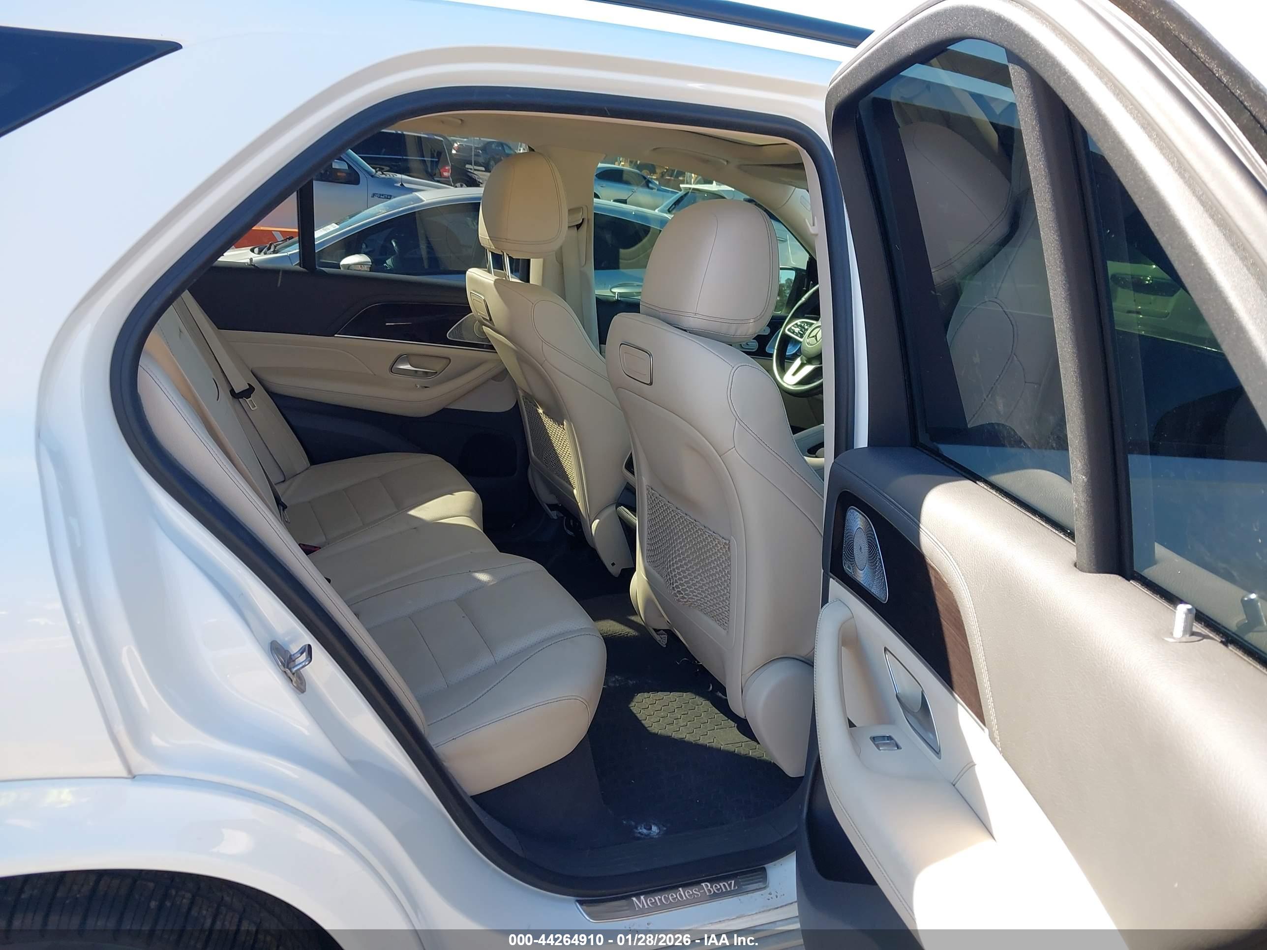 MERCEDES-BENZ GLE image 8