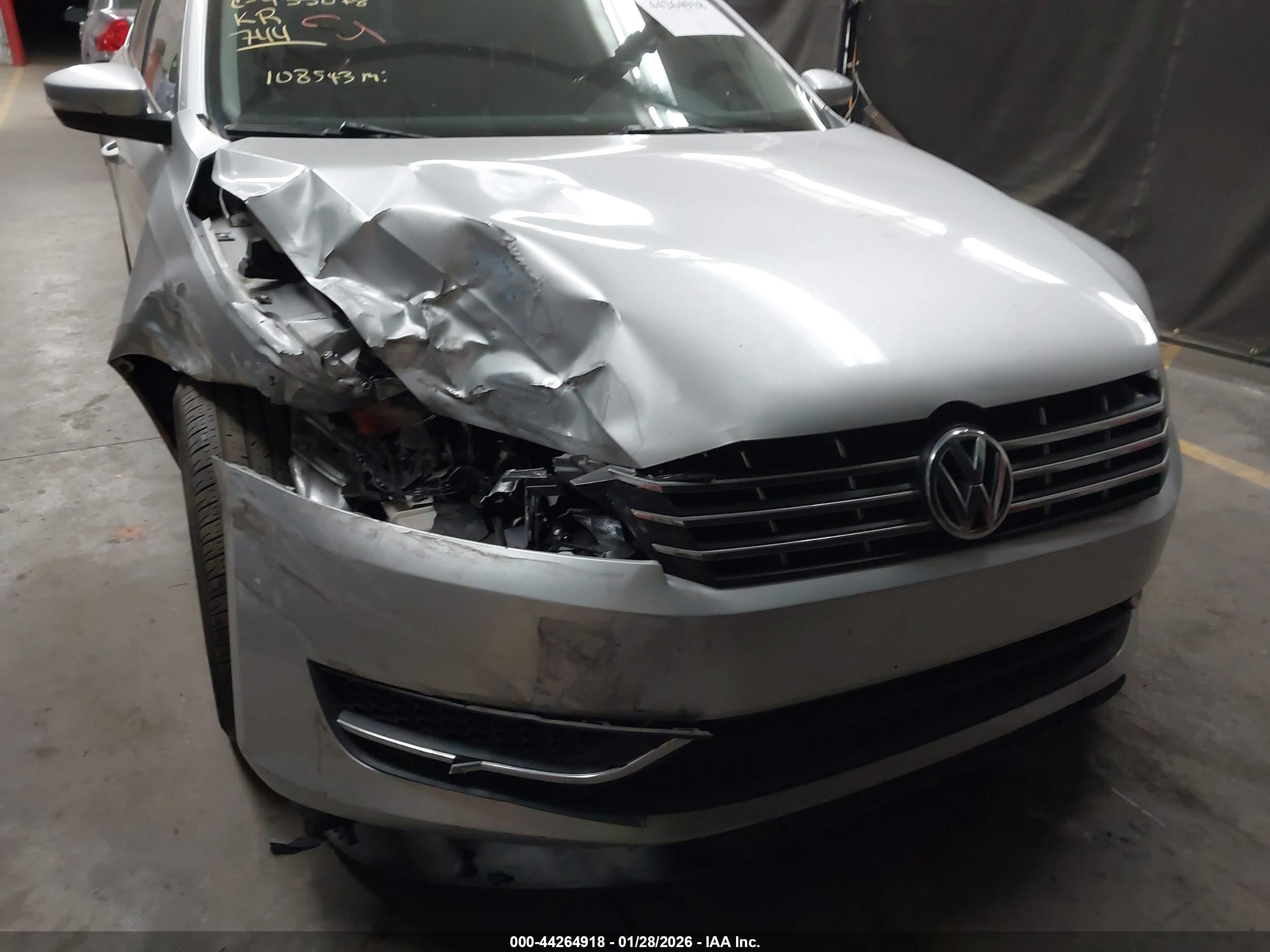VOLKSWAGEN PASSAT image 6
