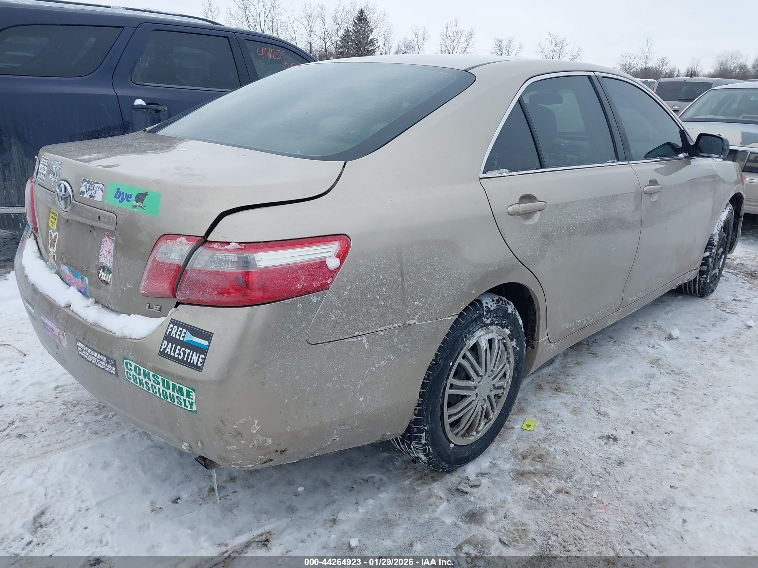 TOYOTA CAMRY image 4