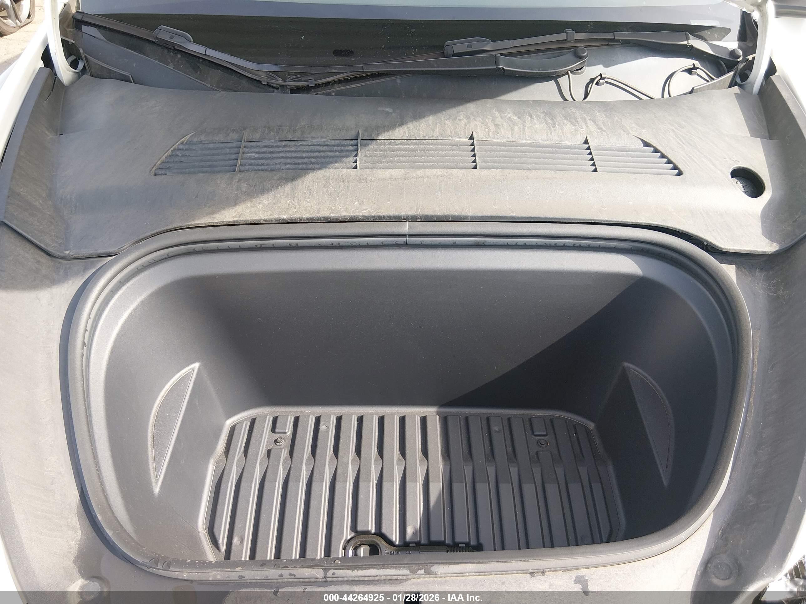 TESLA MODEL image 10