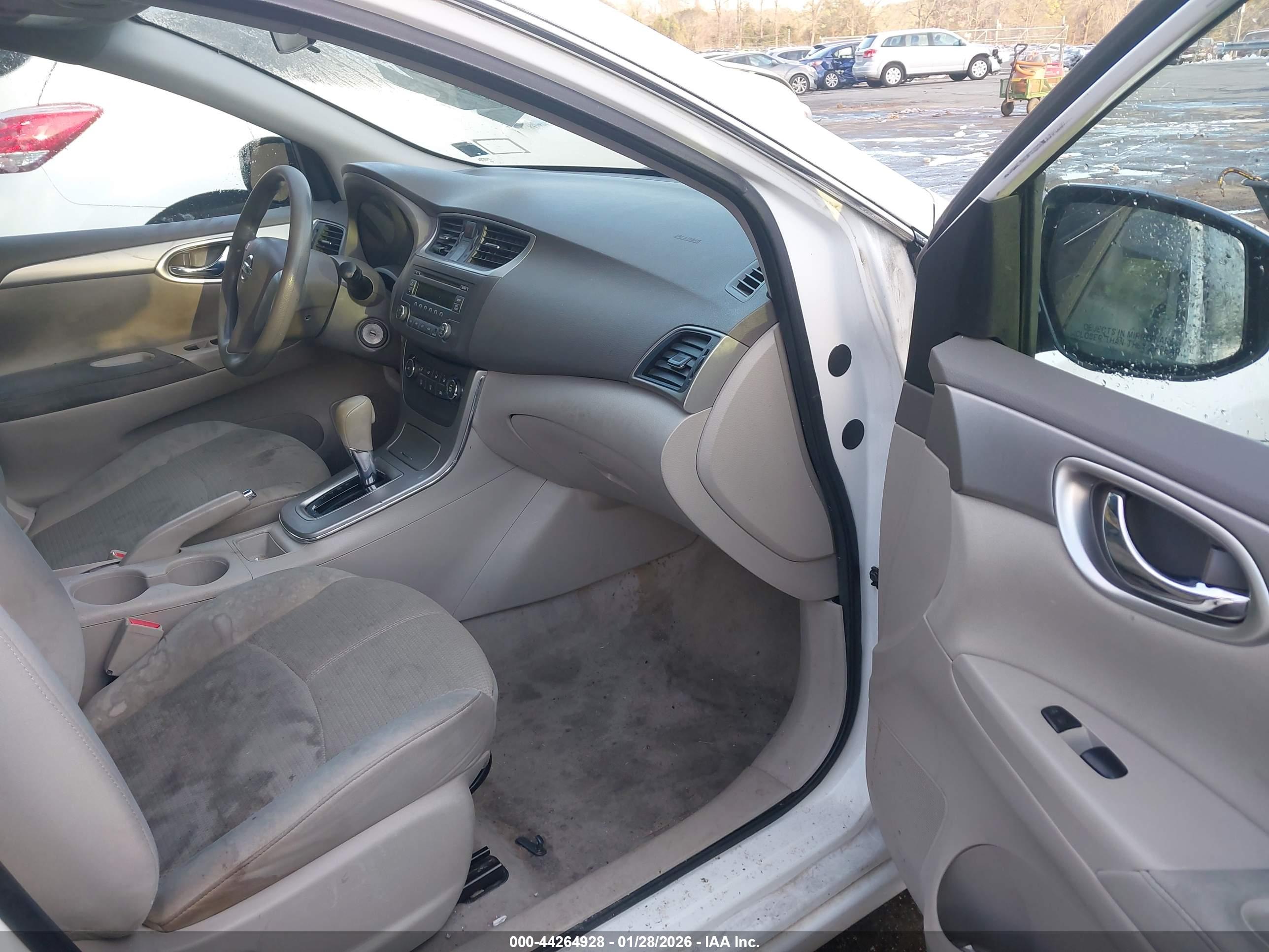 NISSAN SENTRA image 5