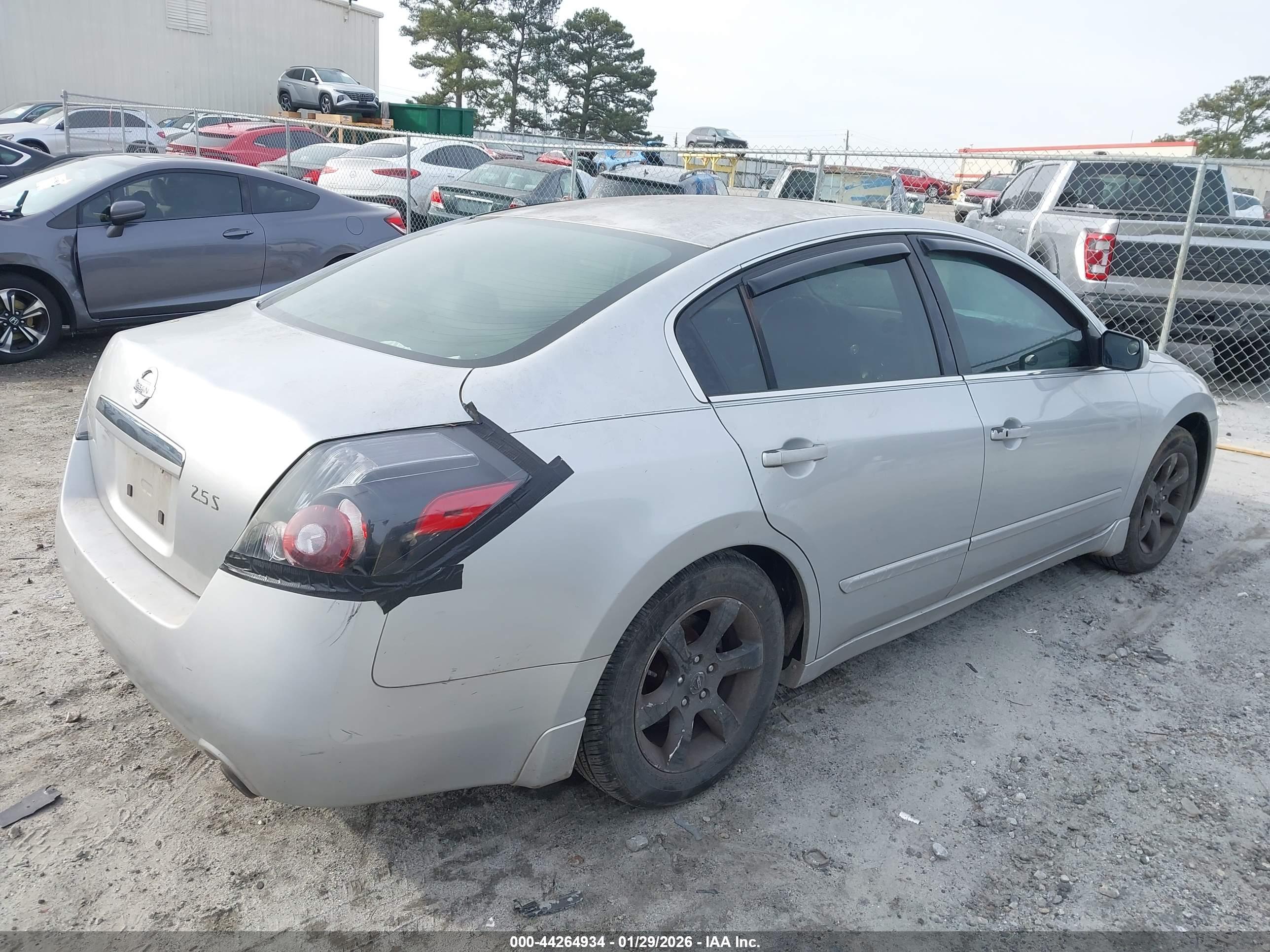NISSAN ALTIMA image 4