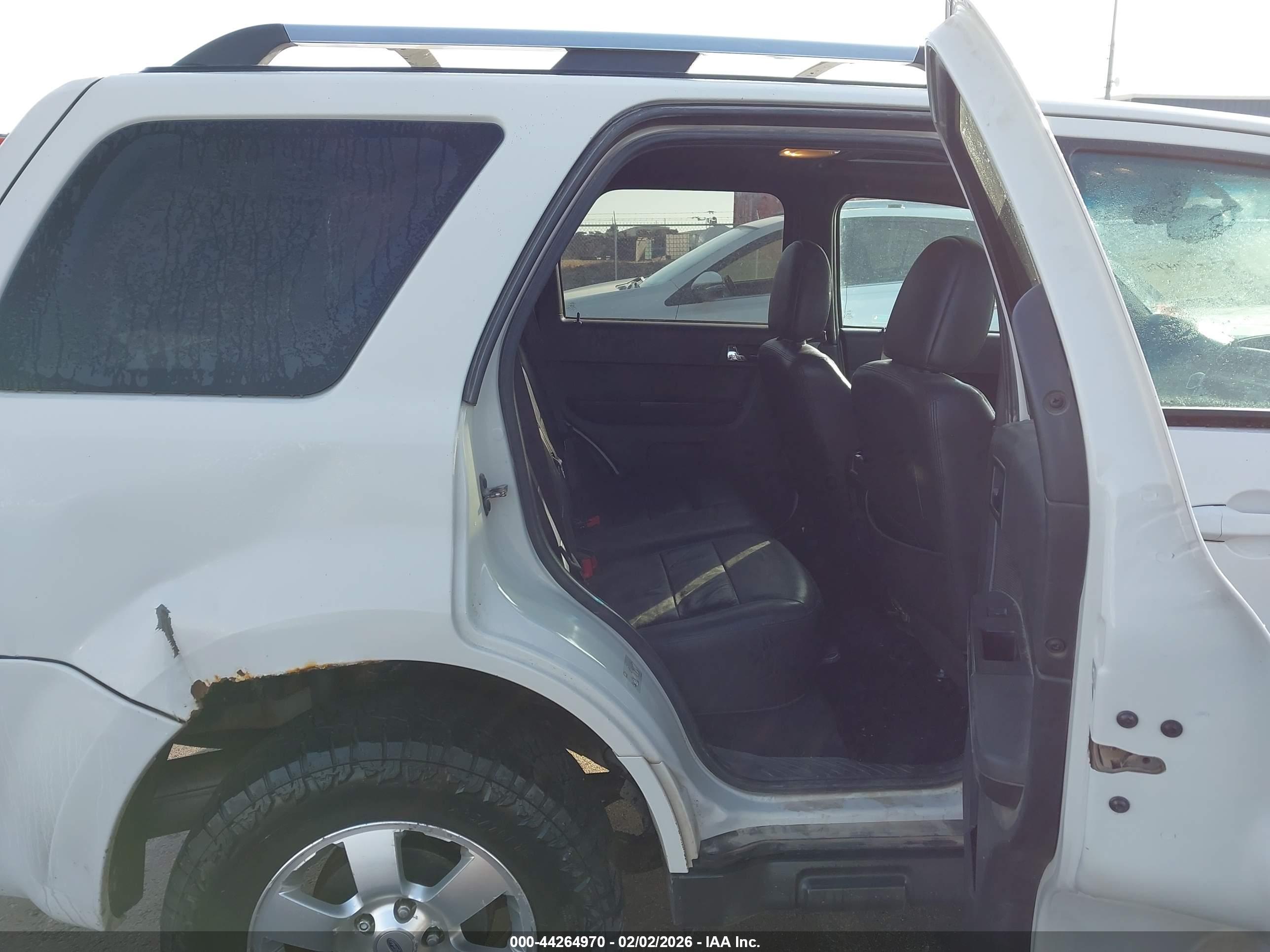 FORD ESCAPE image 8