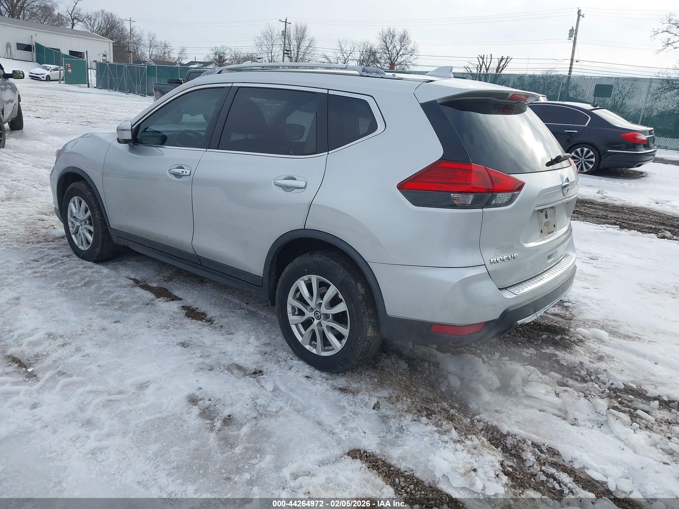 NISSAN ROGUE image 3