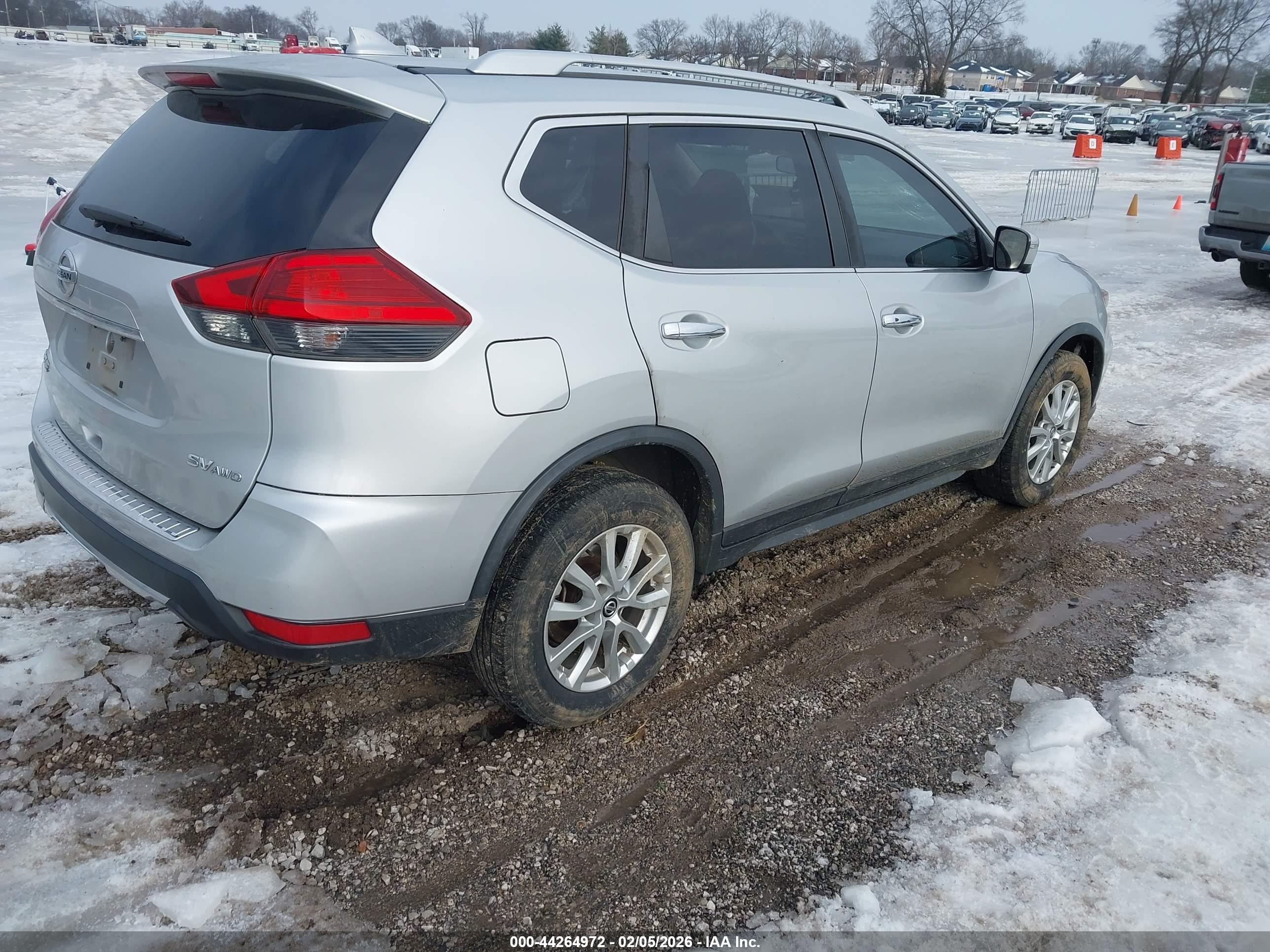 NISSAN ROGUE image 4