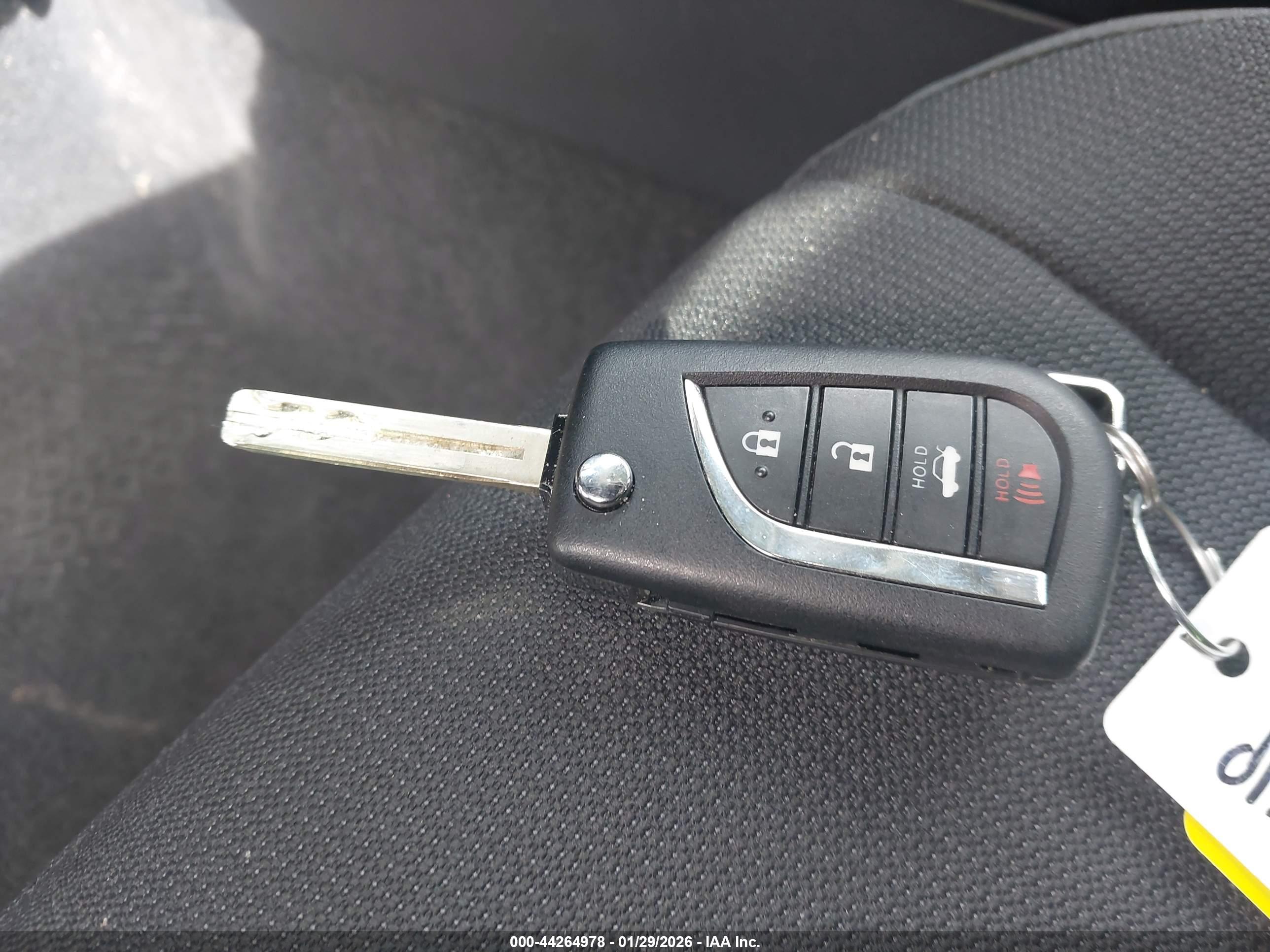 TOYOTA COROLLA image 11