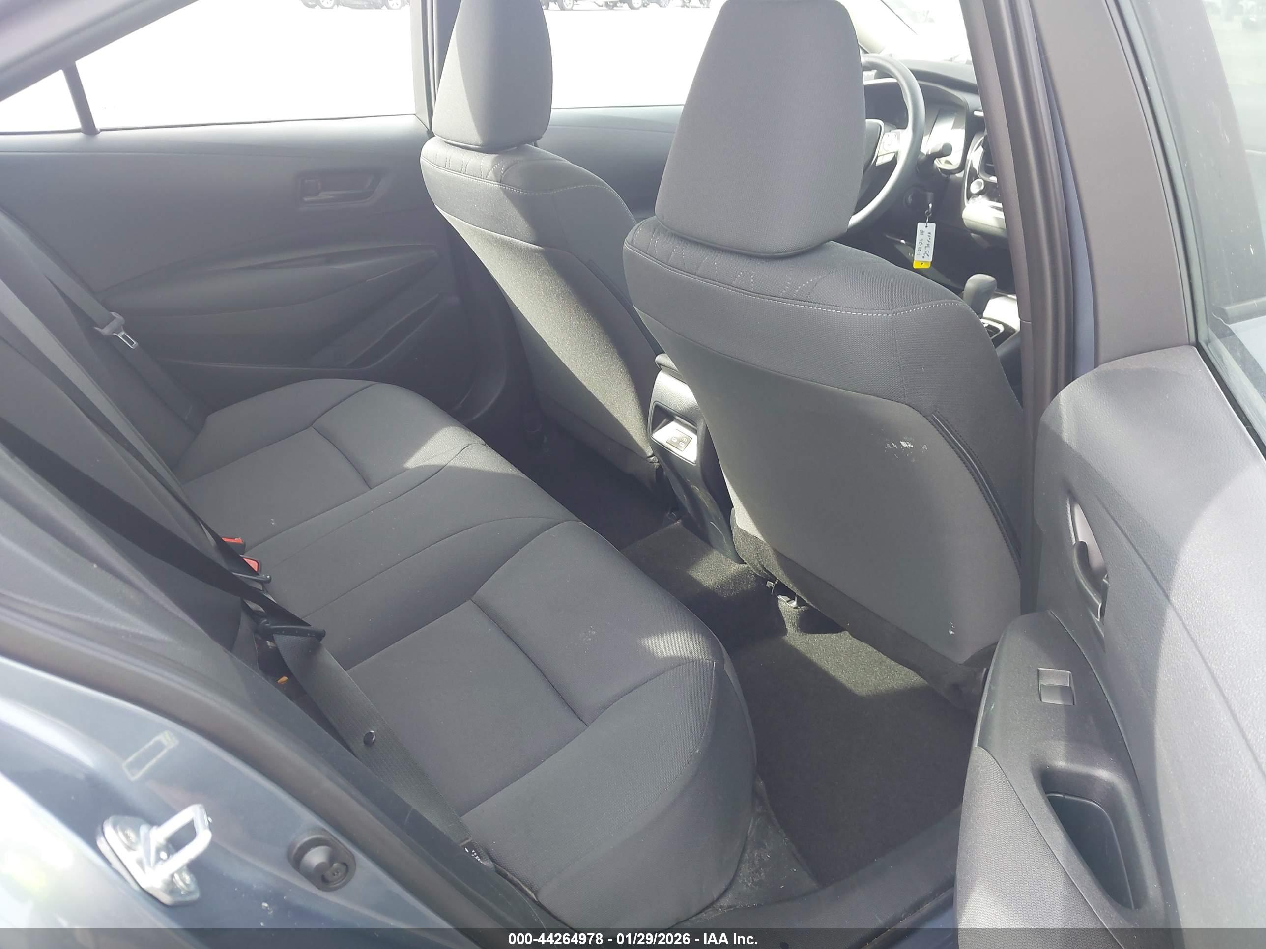 TOYOTA COROLLA image 8