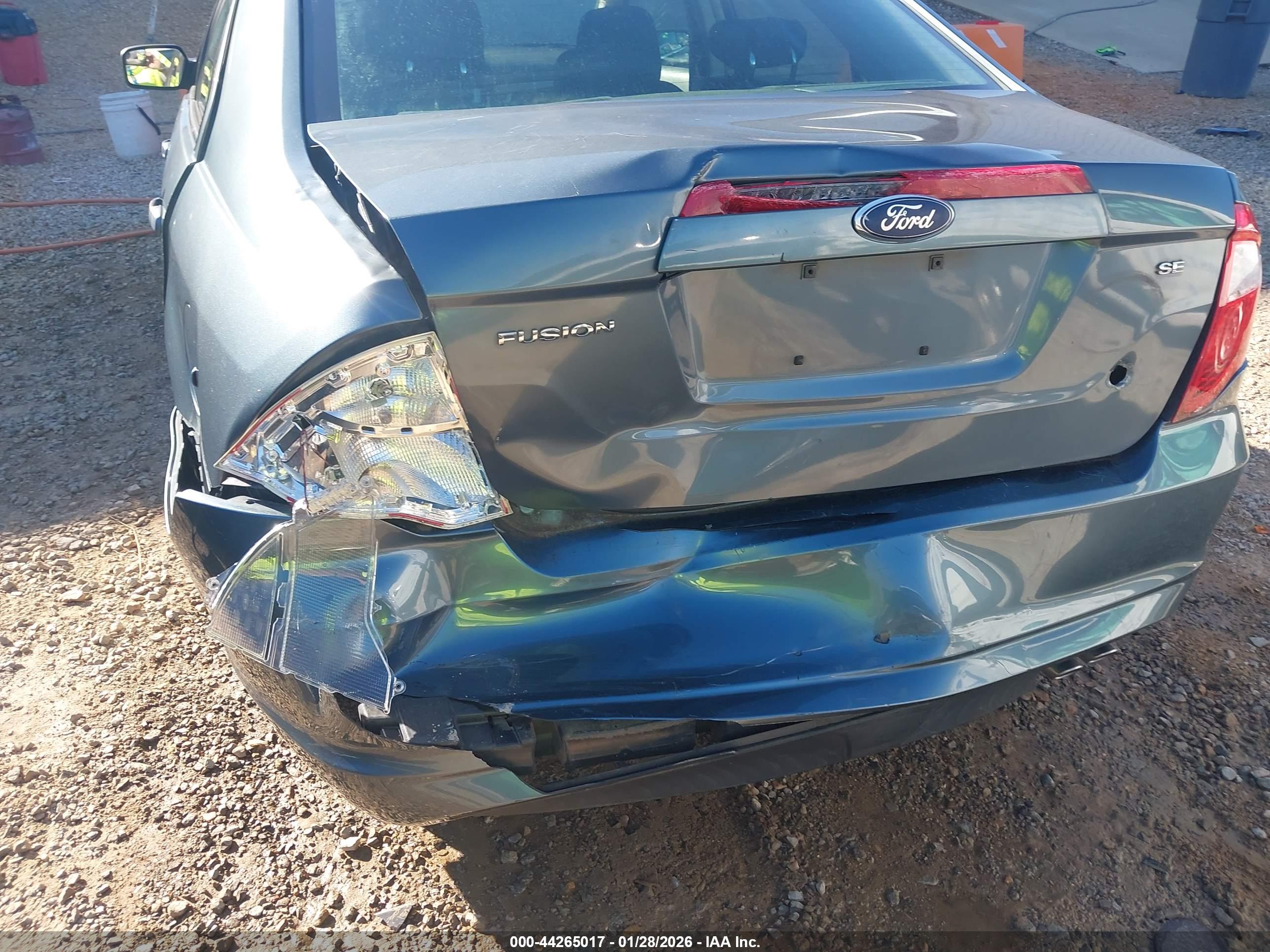 FORD FUSION image 6