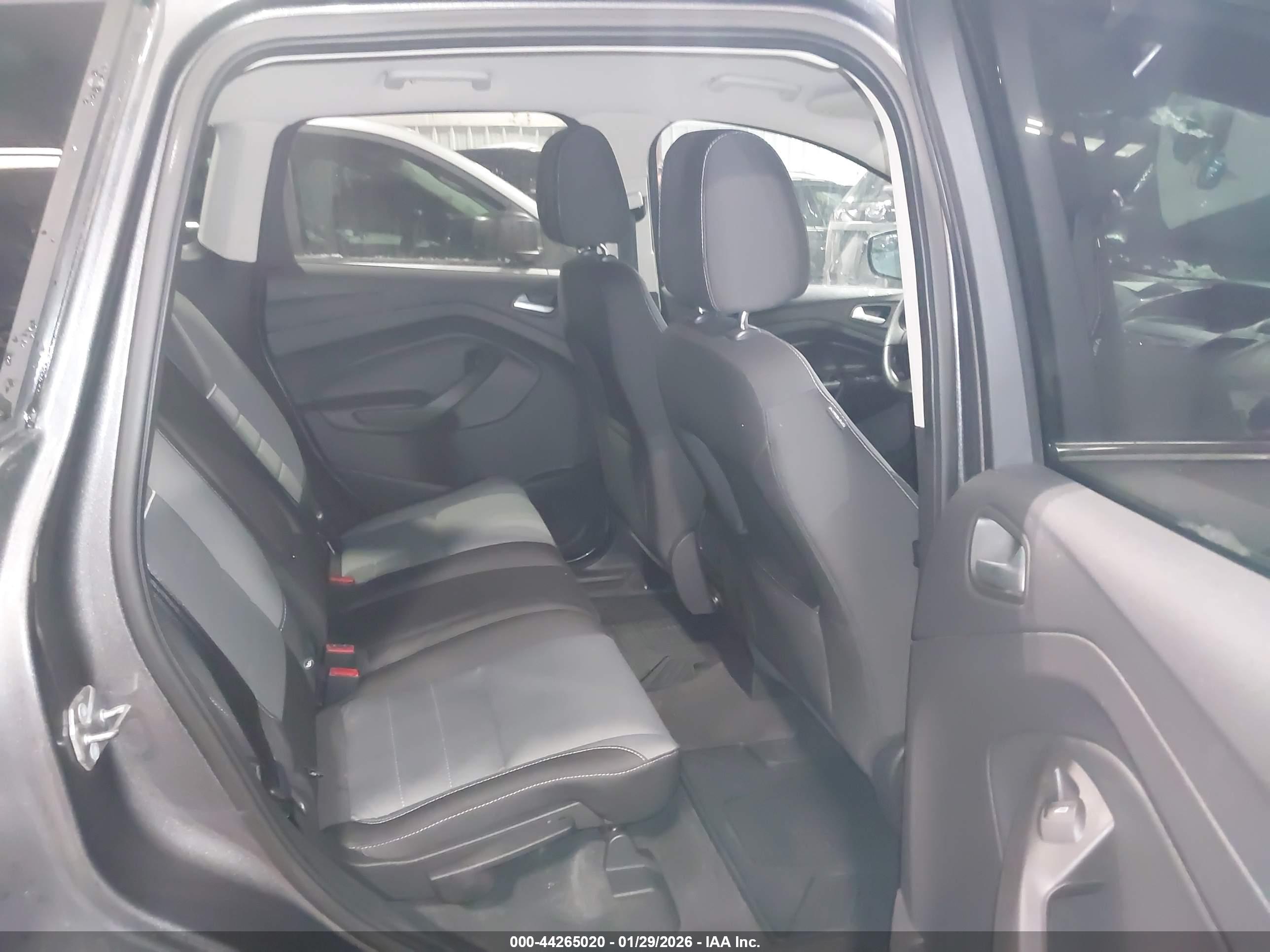 FORD ESCAPE image 8
