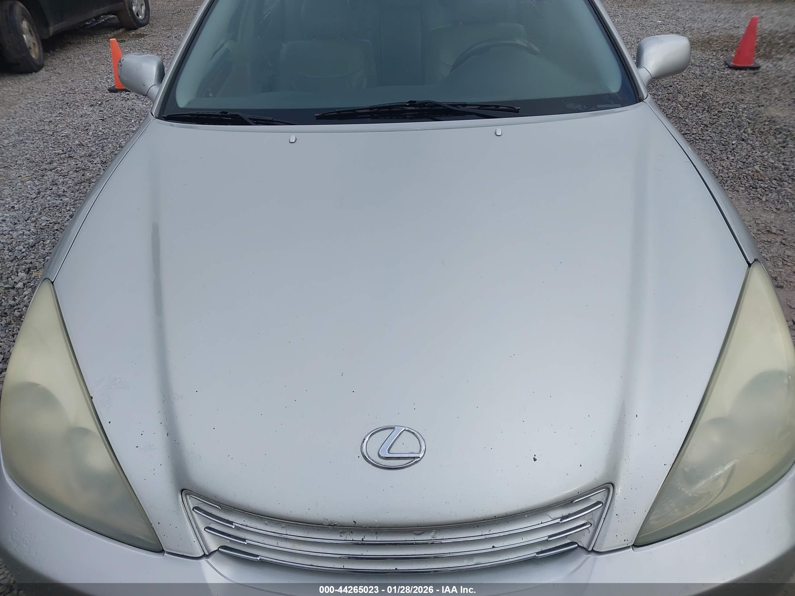 LEXUS ES image 10