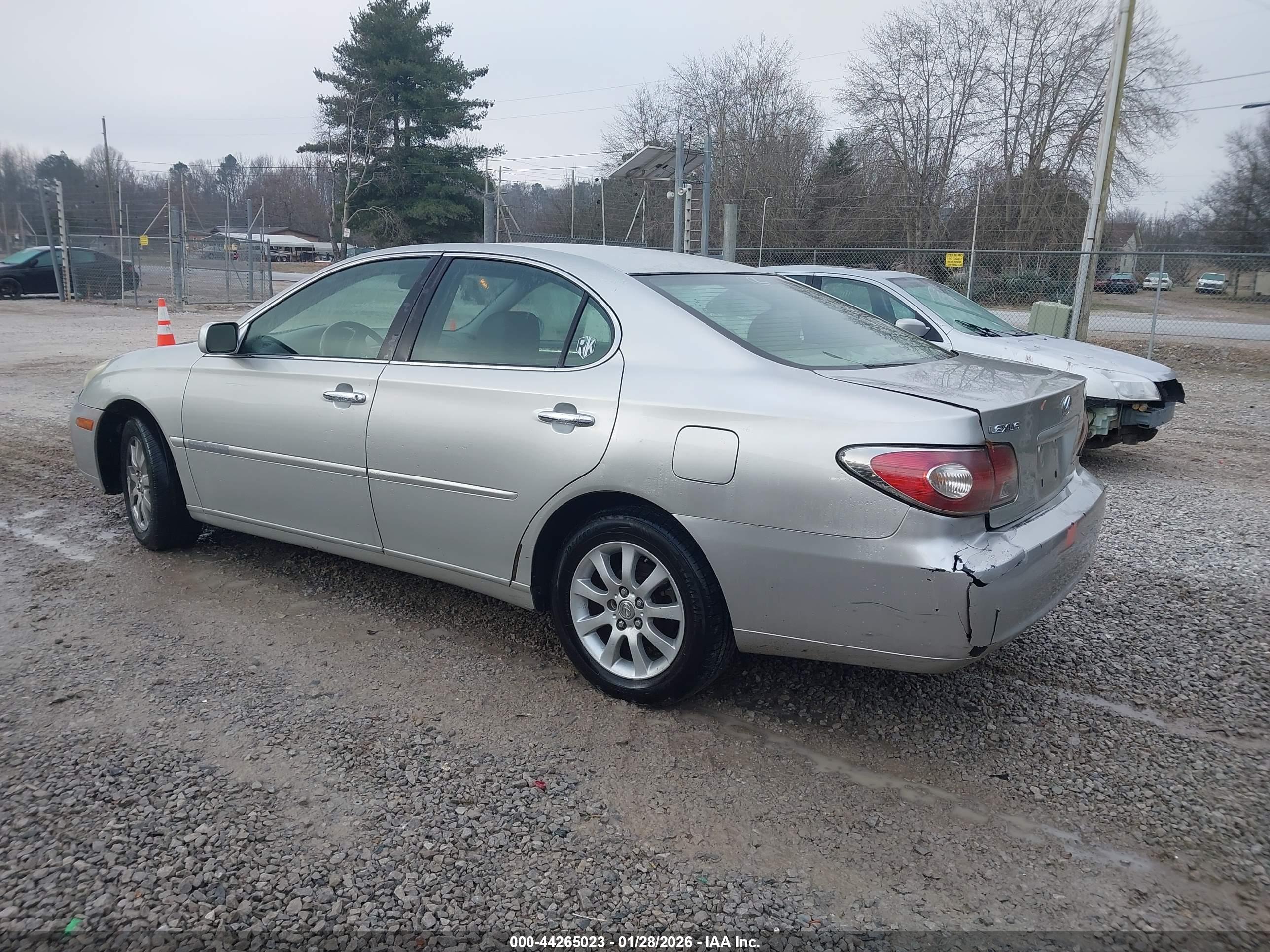 LEXUS ES image 3