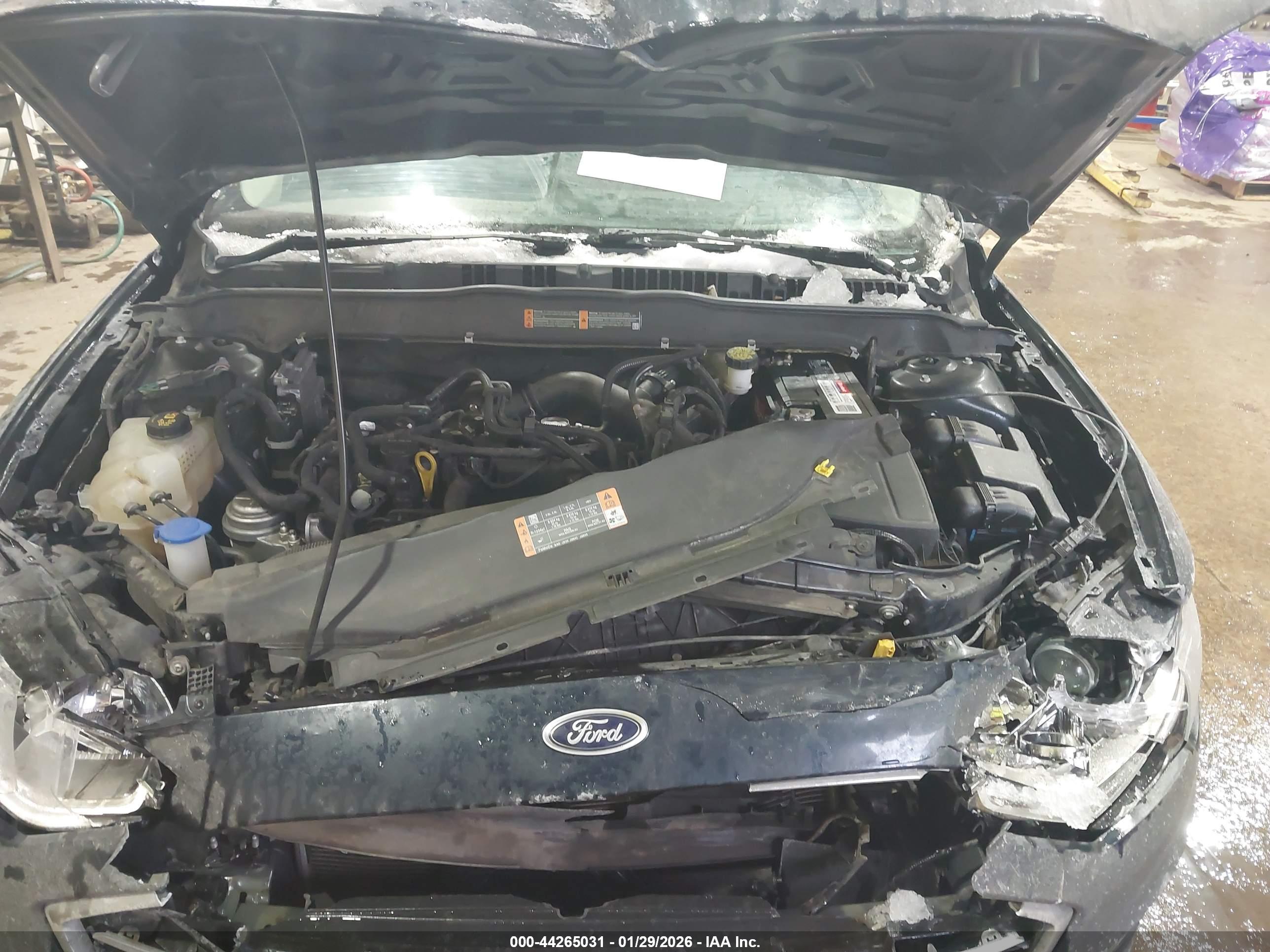FORD FUSION image 10