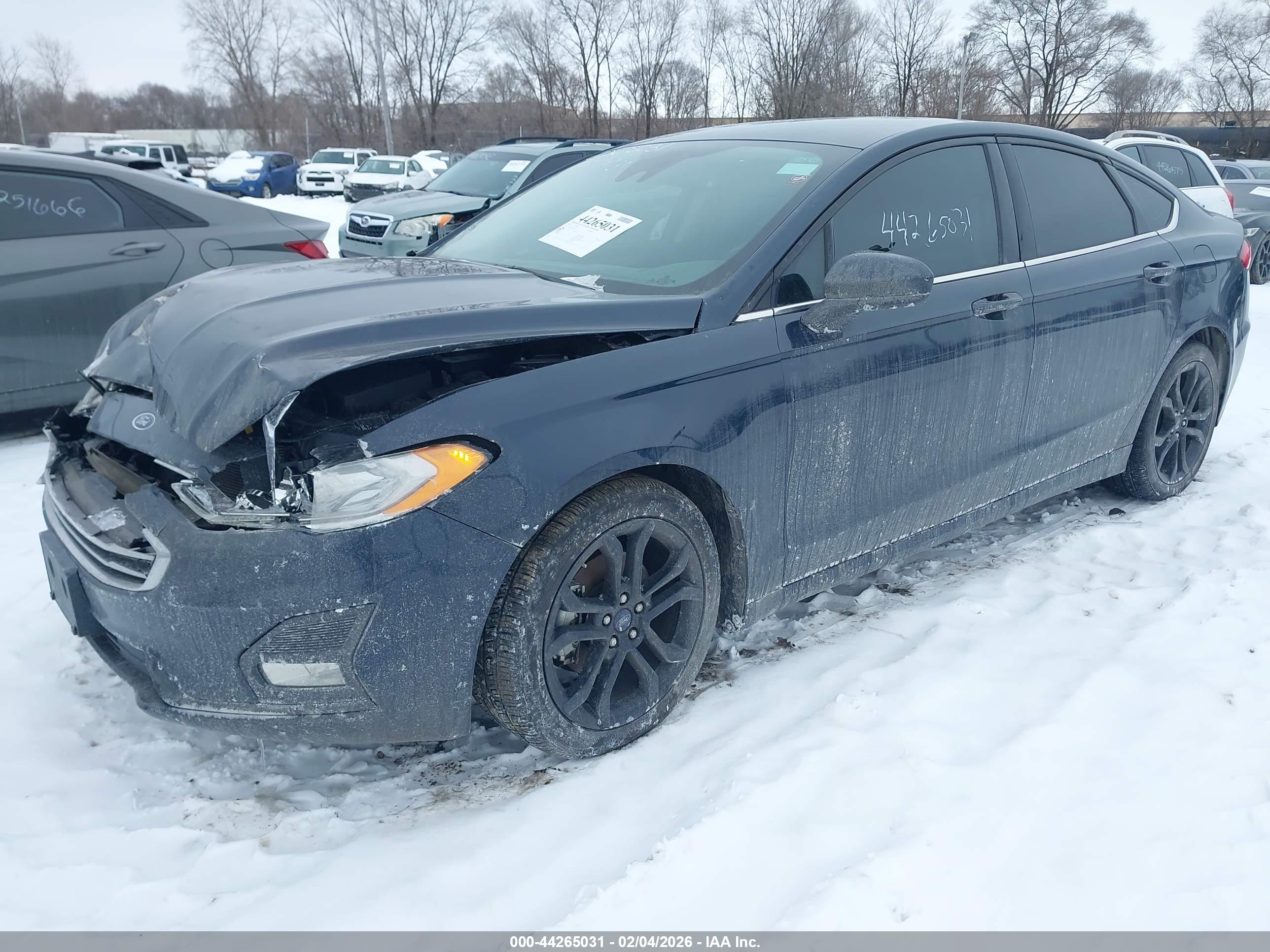 FORD FUSION image 2