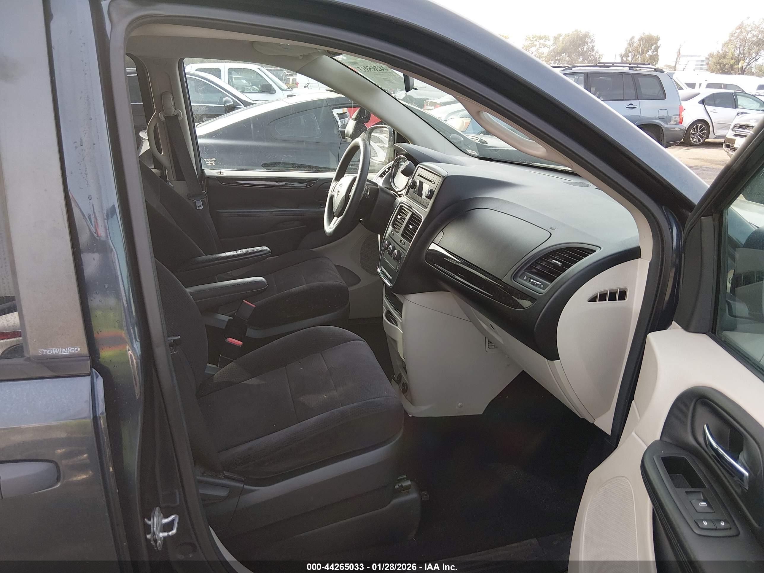 DODGE GRAND image 5