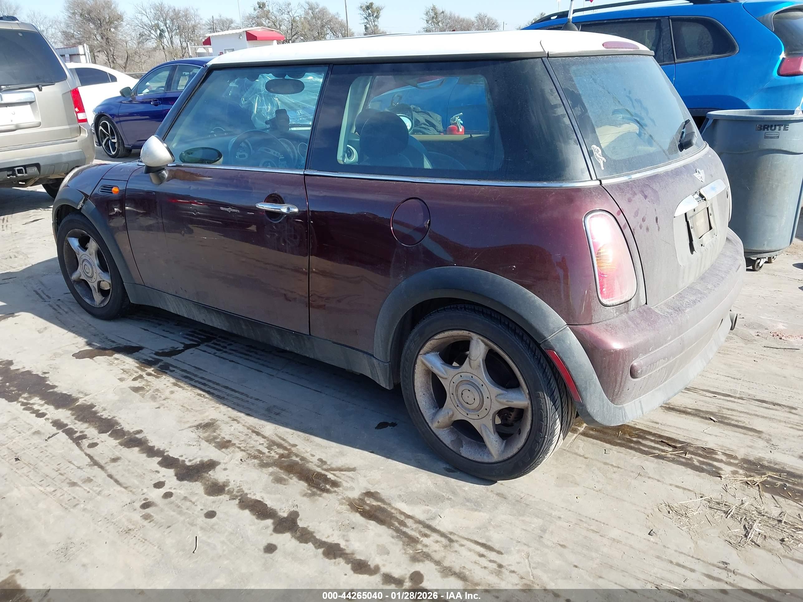 MINI COOPER image 3